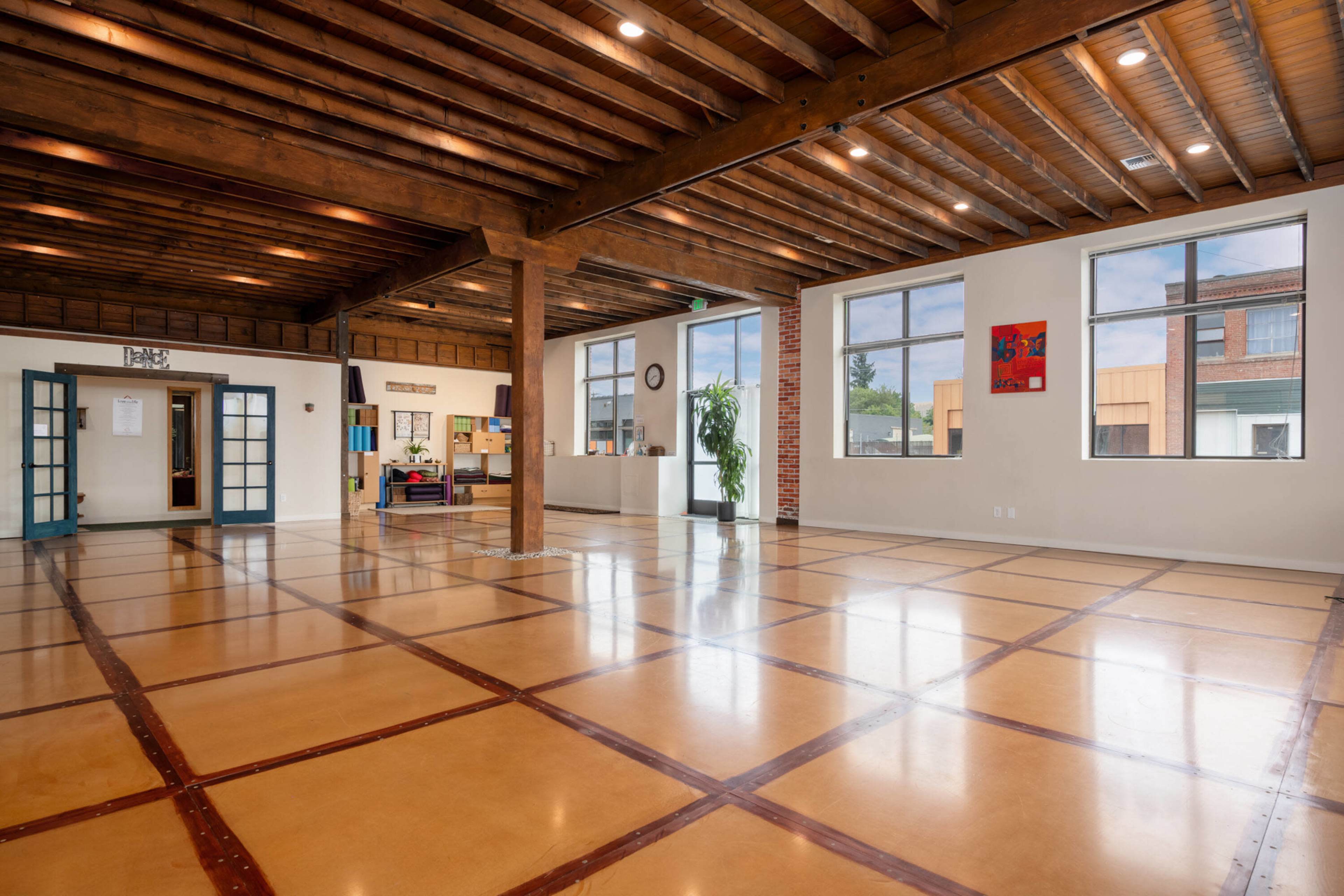Studio 1 with a versatile masonite floor Image in East Central, Spokane, DE