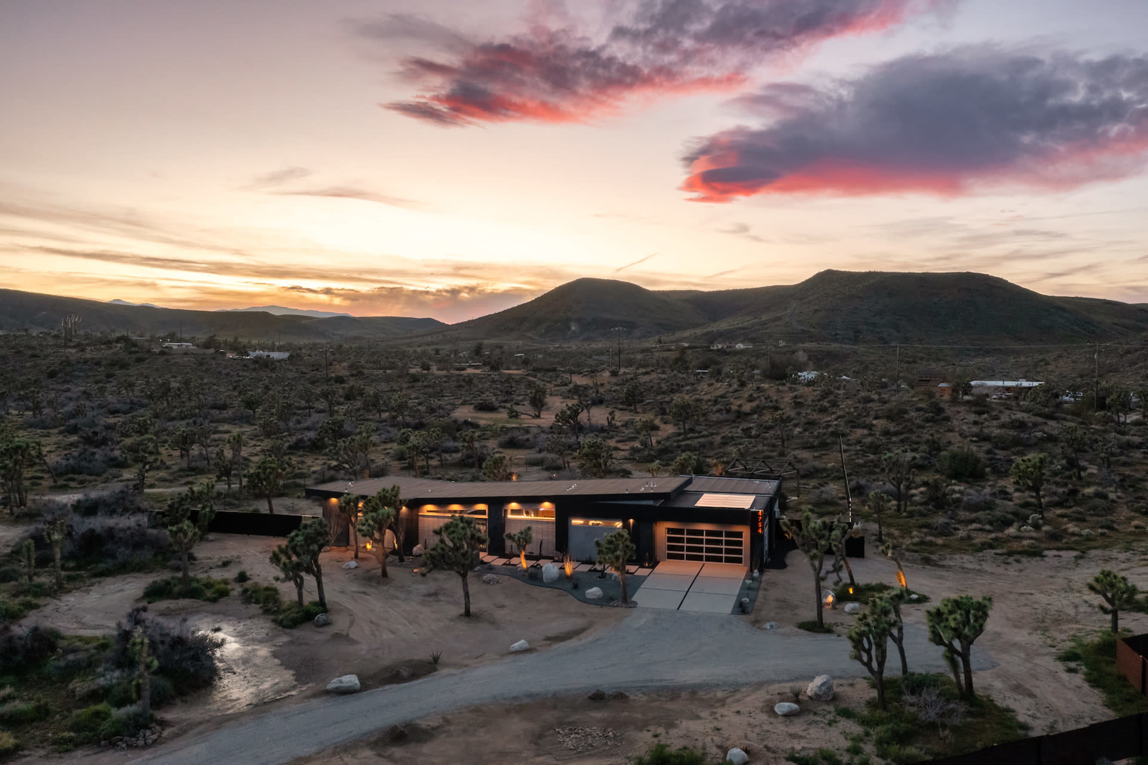 Dragonfly by Fieldtrip | Luxe Oasis w Resort Pool Image in Yucca Valley, Yucca Valley, CA