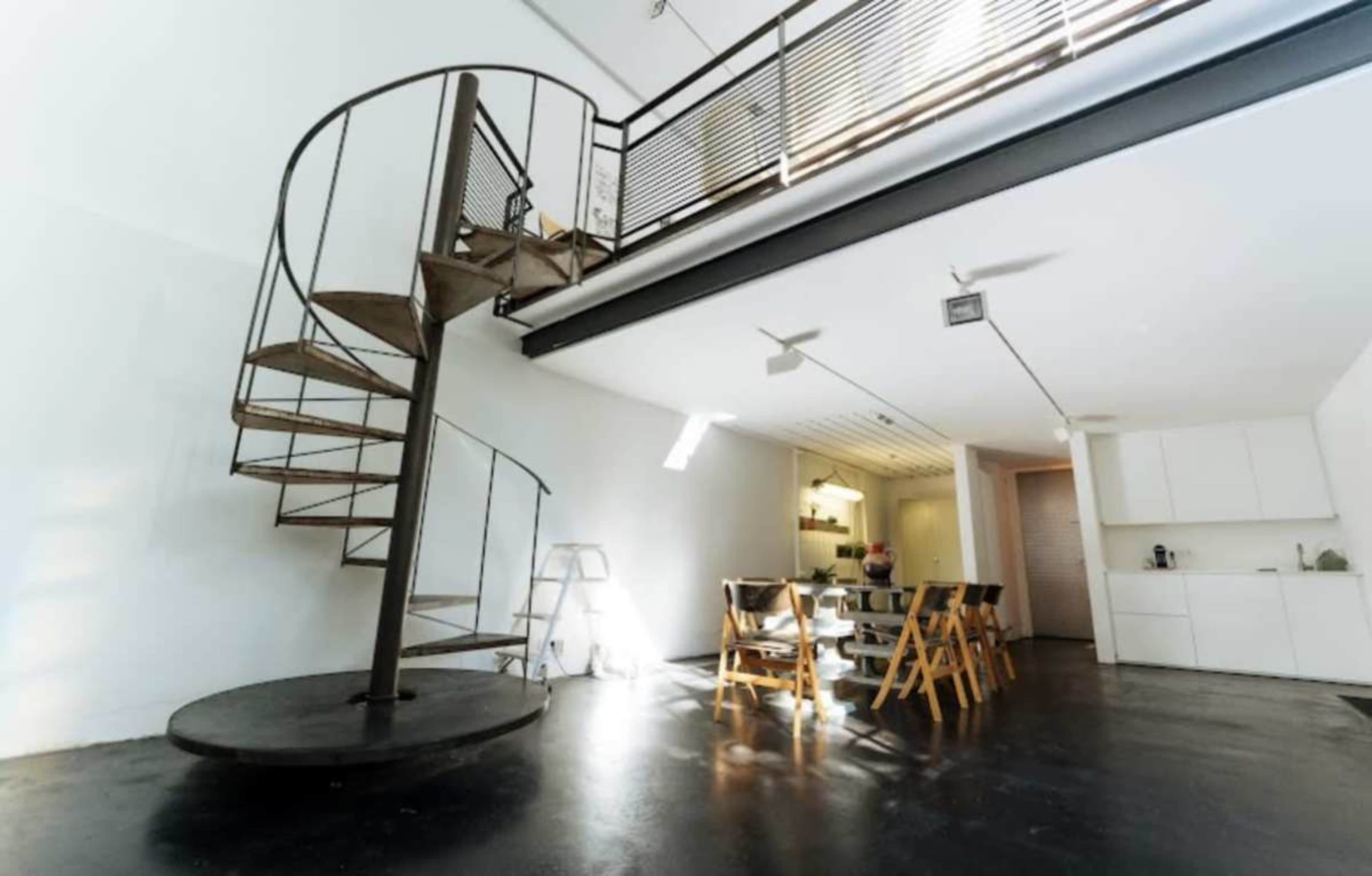 Lichtdurchfluteter Creative Space mit Lounge und Terrasse in urbaner Lage Image in Guntherstraße, Nürnberg