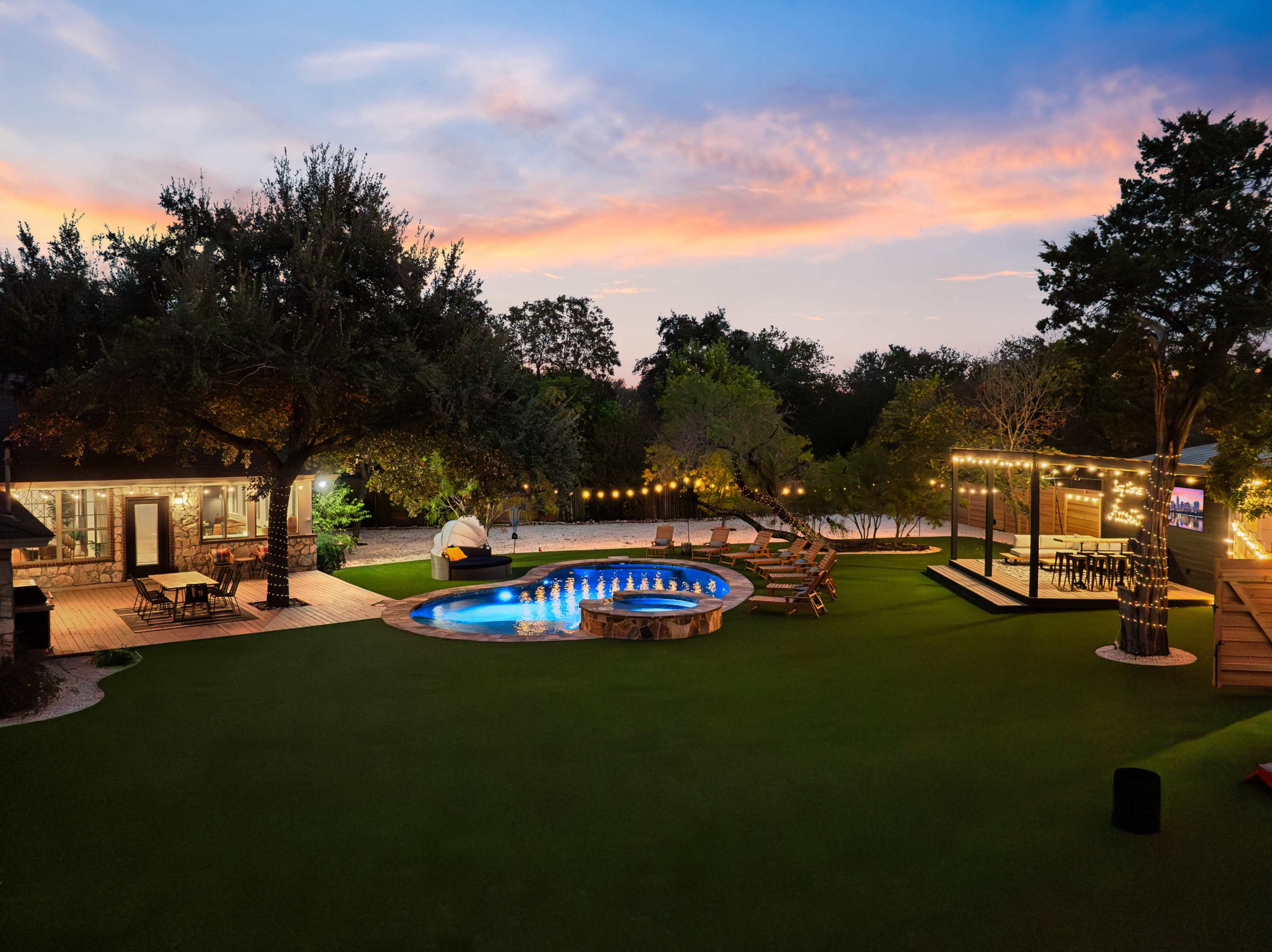 ~La Mariposa~ Best Backyard in Austin ~ Full Acre Image in Flournoy Acres, Sunset Valley, TX
