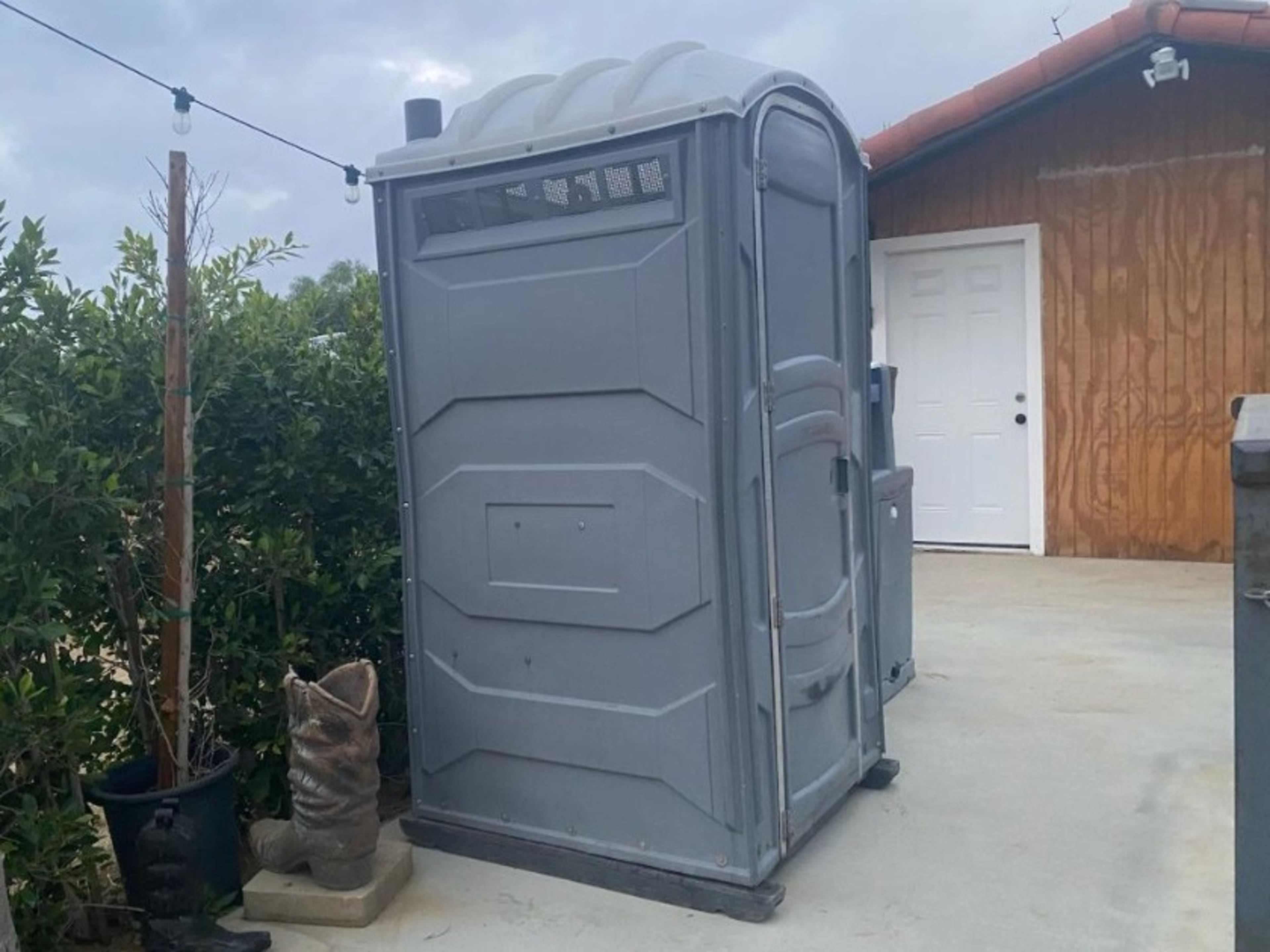 Flushable Portable Bathroom