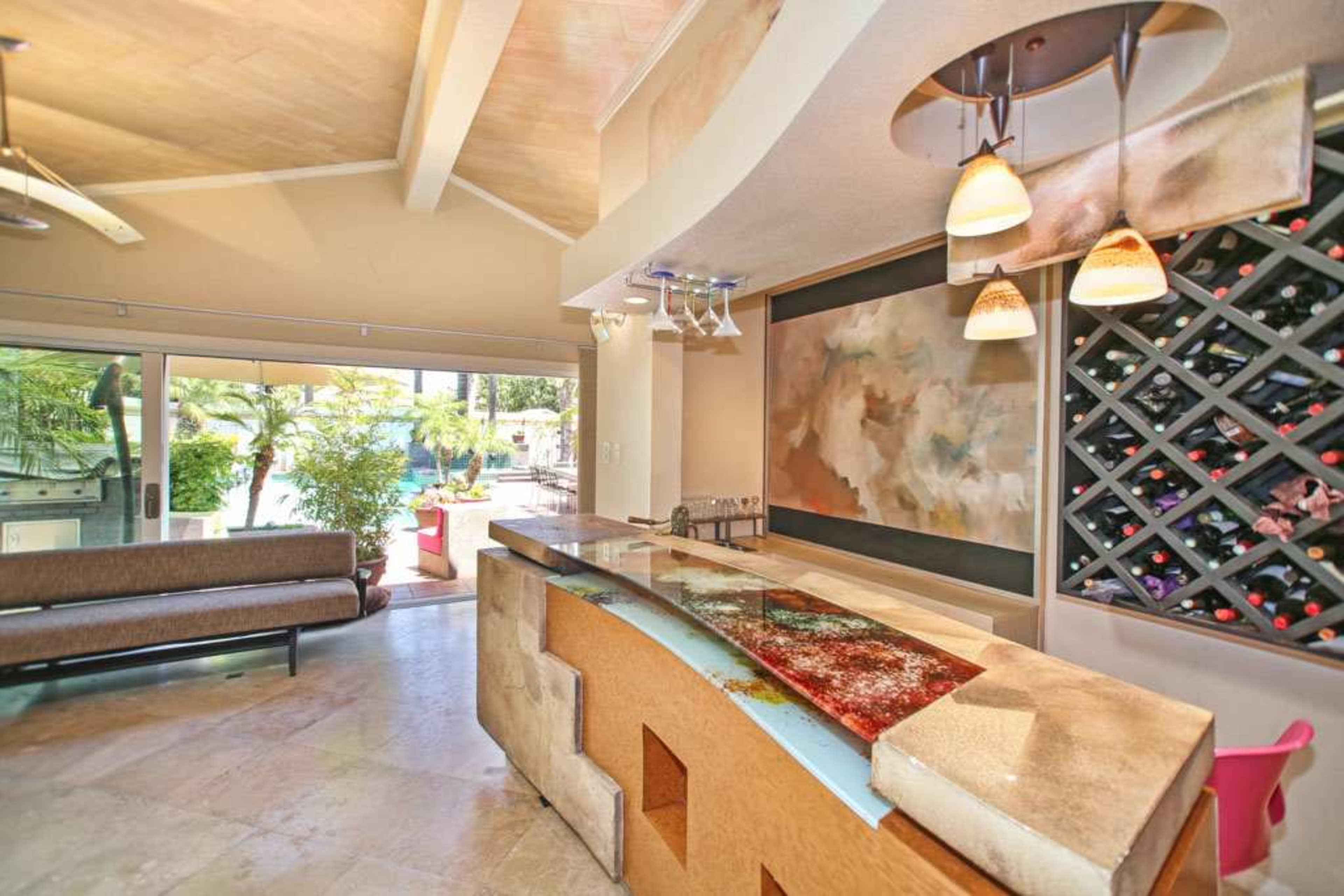 Paradise Estates, located near Anaheim Convention Center, Disneyland, and the Beaches Image in , Garden Grove, CA