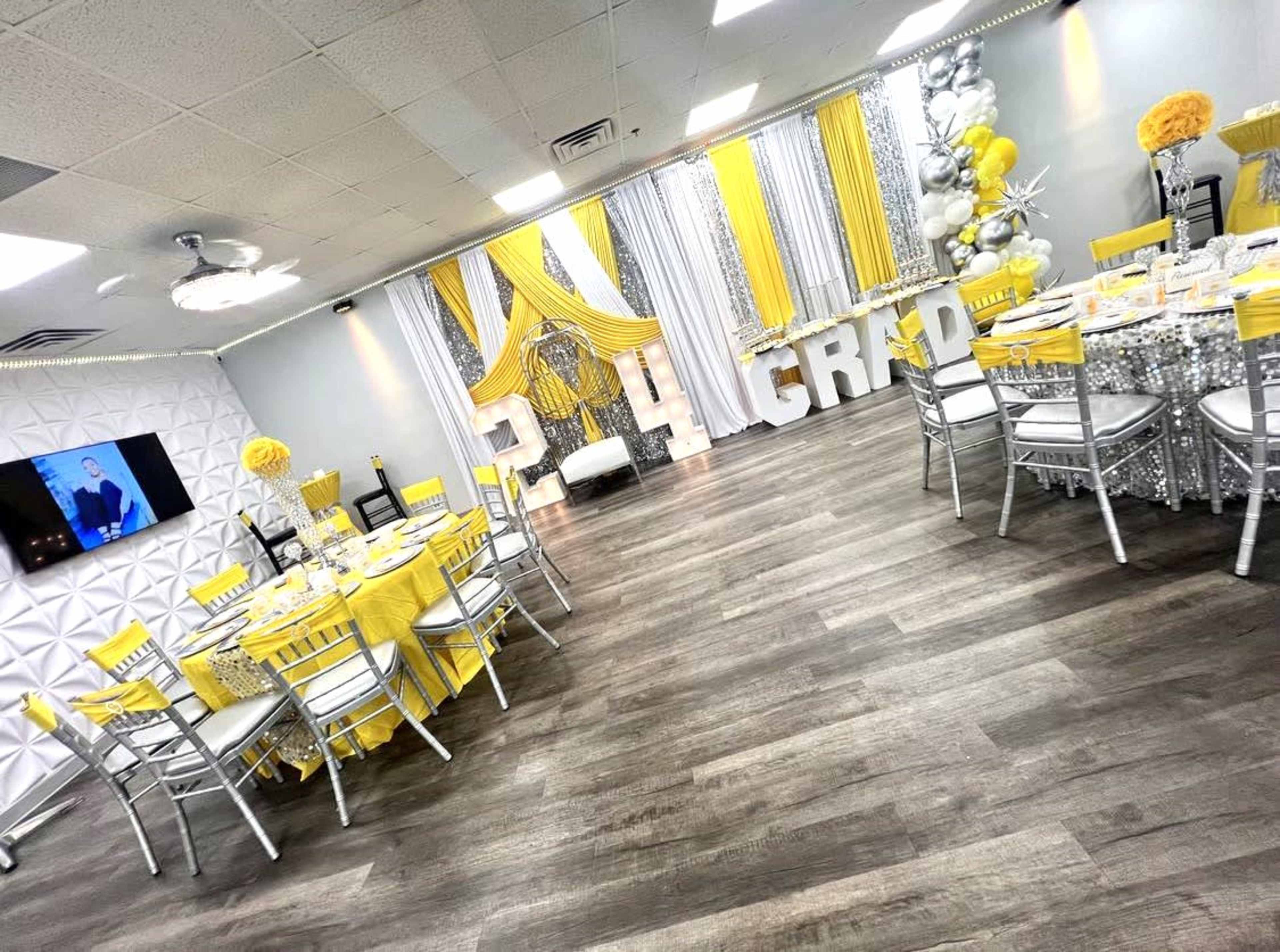 Beautiful Downtown Homewood Contemporary Fully Remodeled Event Space Image in Thornton Township, Homewood, IL