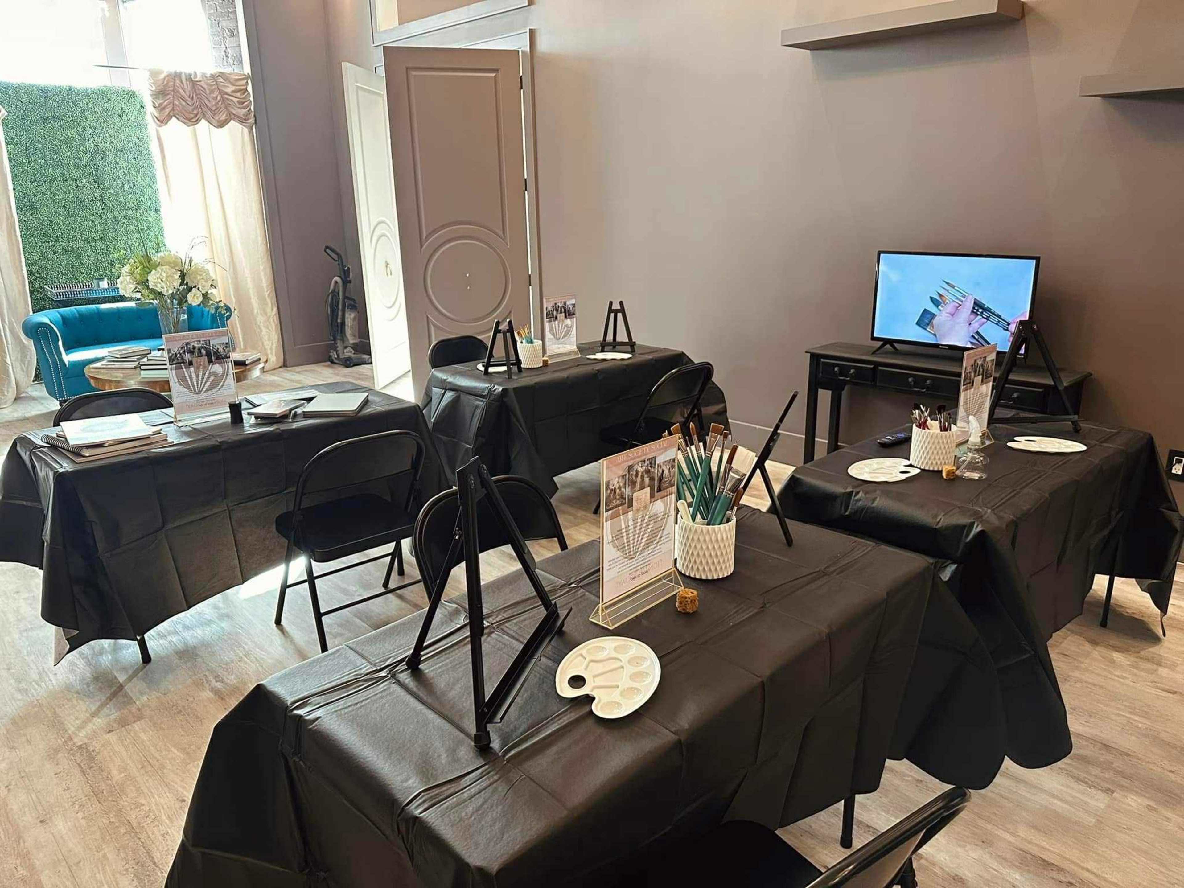 Downtown Photography Studio Image in Indian Grove Township, Fairbury, IL