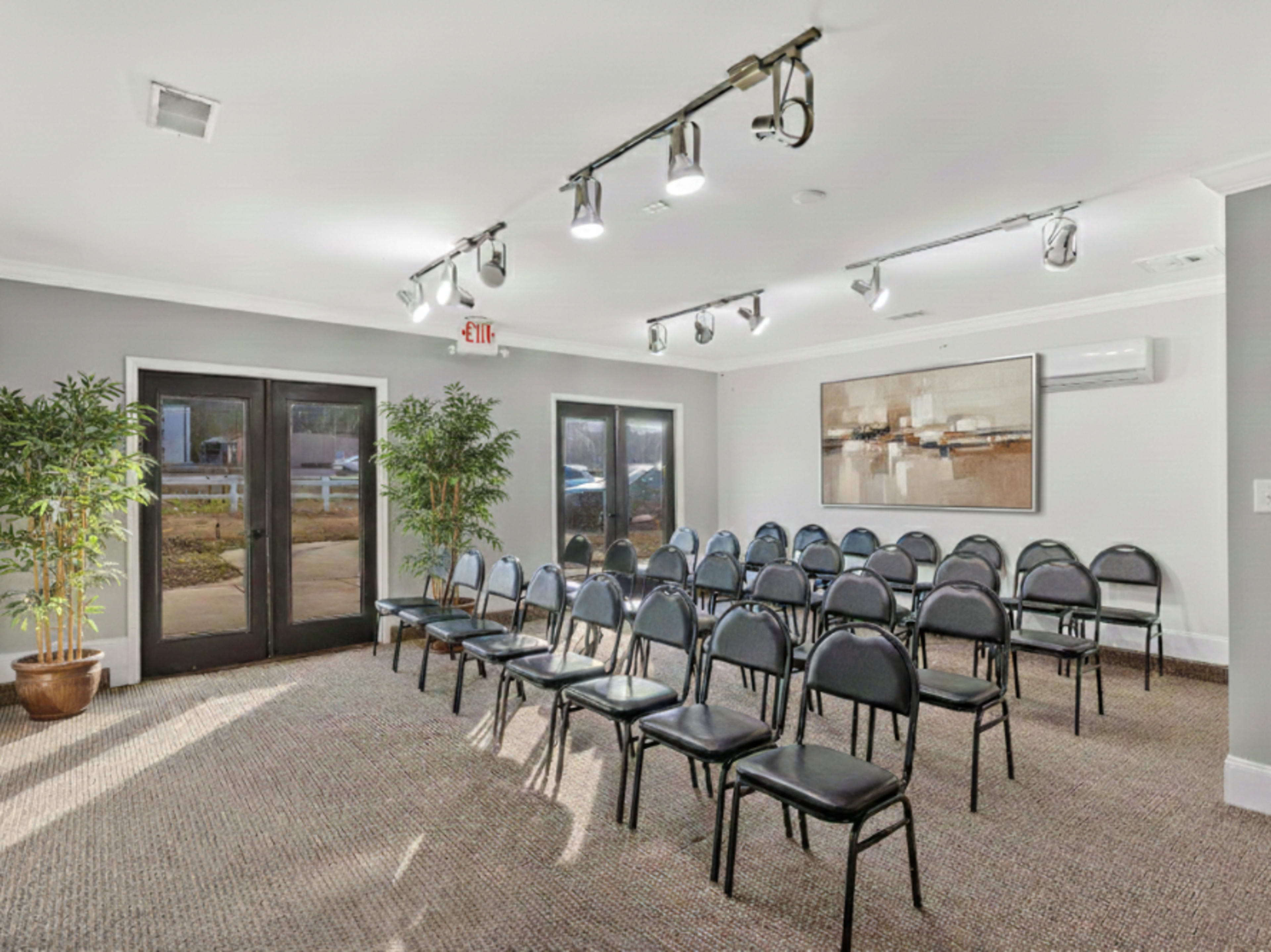 Training / Presentation / Breakout Room