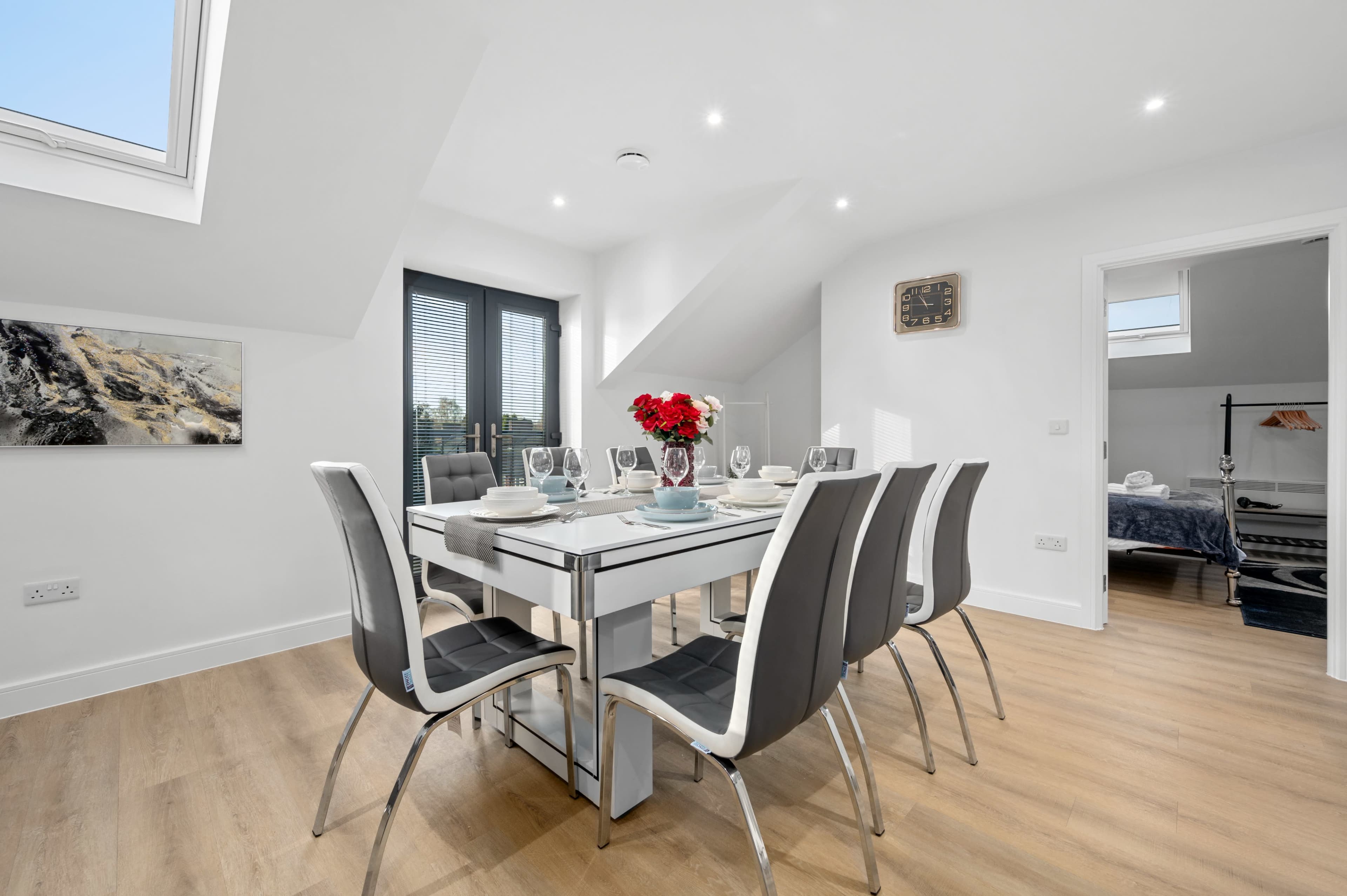 Penthouse with beautiful aesthetic views and amenities Image in Northern Moor, Wythenshawe, ENG