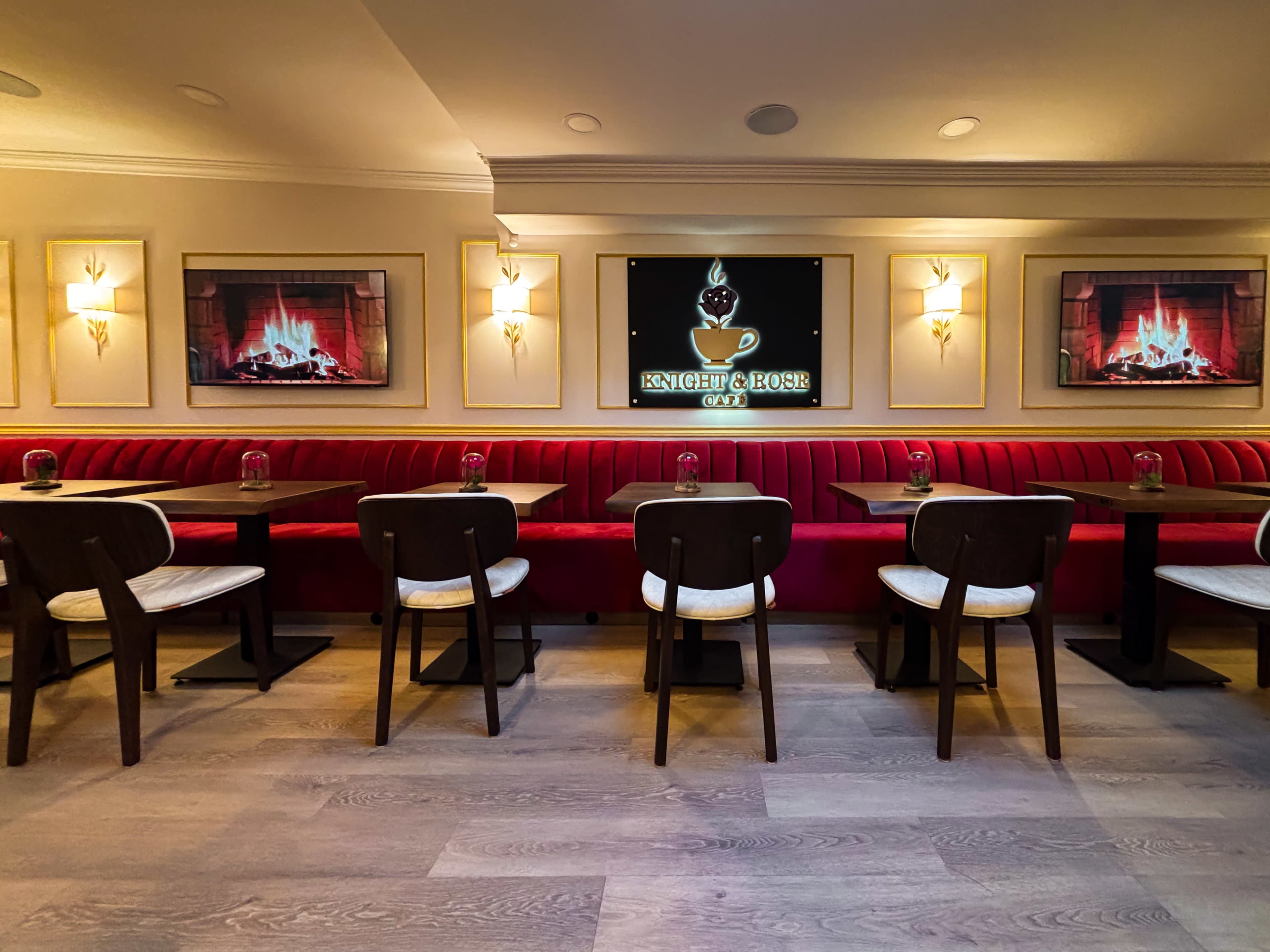 Modern Luxury Café Lounge in Streetsville Image in Streetsville, Mississauga, ON