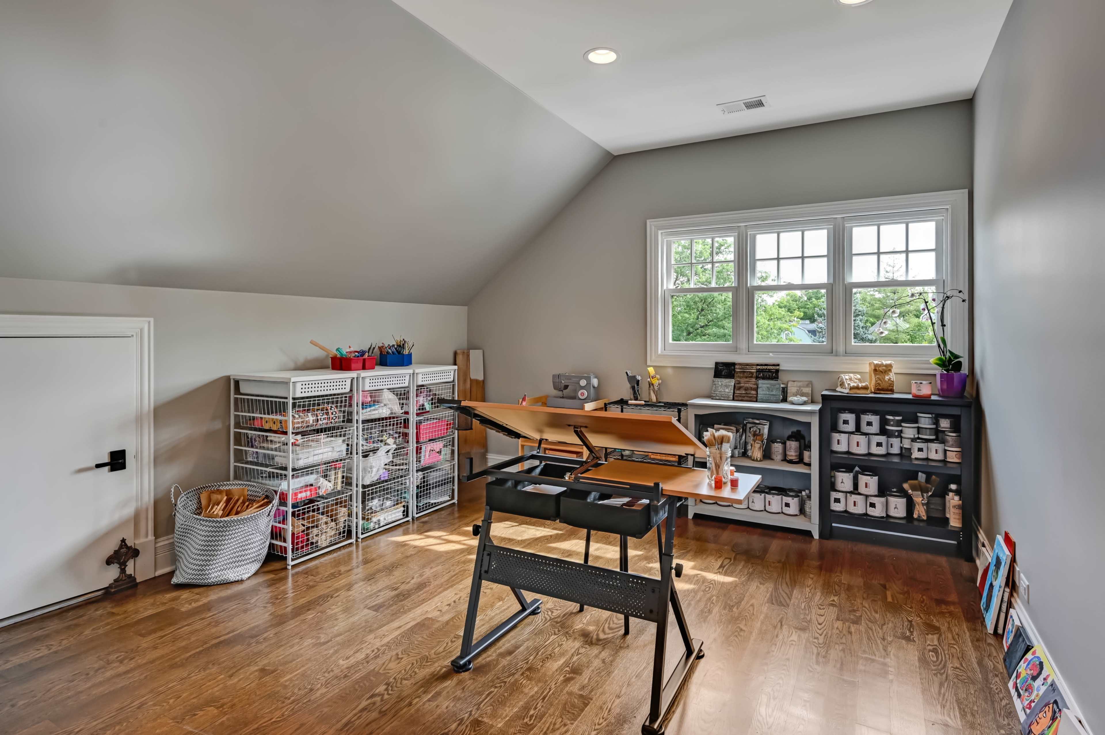 Upscale Suburban Home with Open Layout & Yard Image in Lyons Township, La Grange, IL