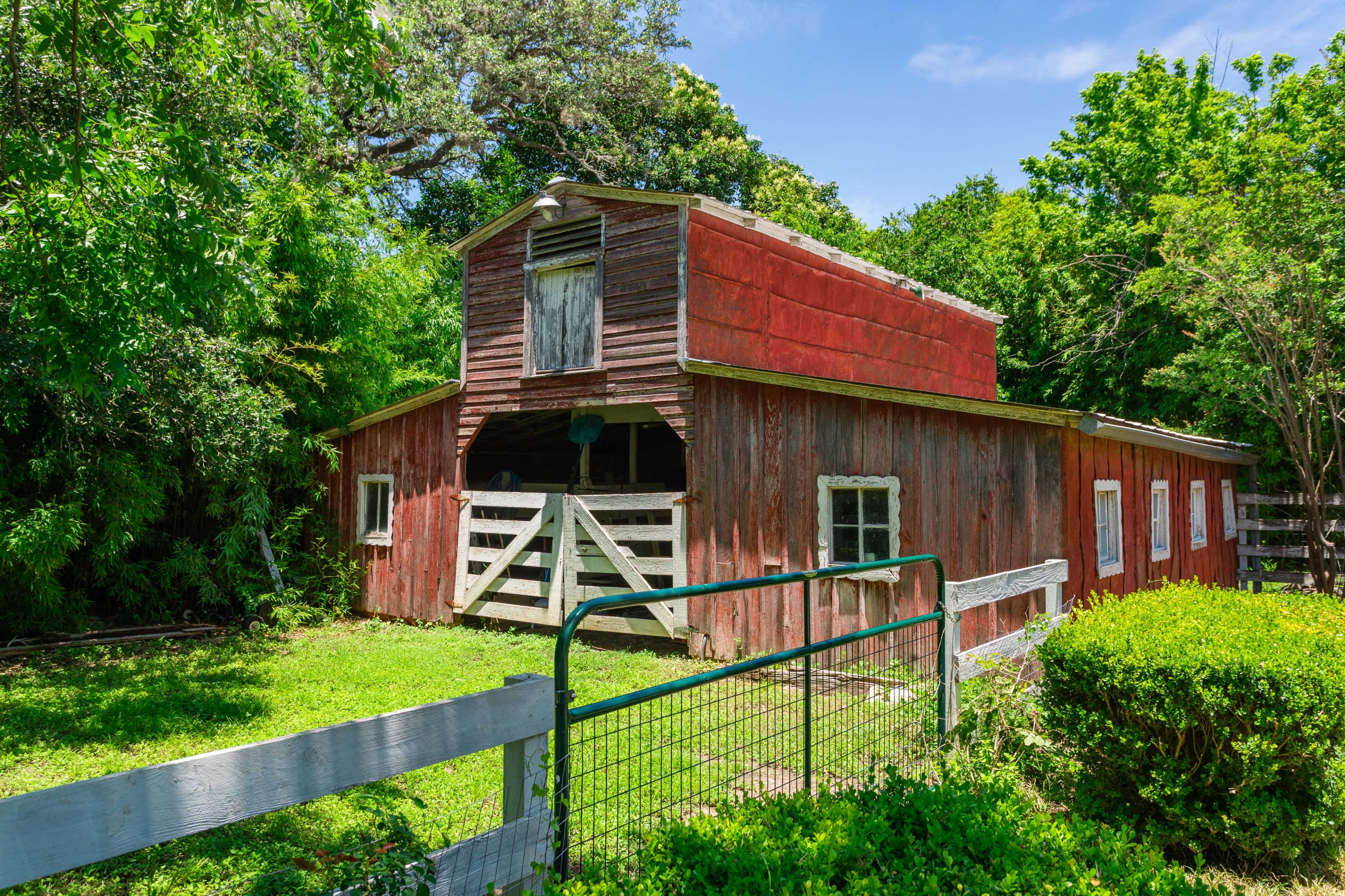 Historic Rock Estate Home and cottage with pool and barn on 2/3 acres Image in , Fredericksburg, TX