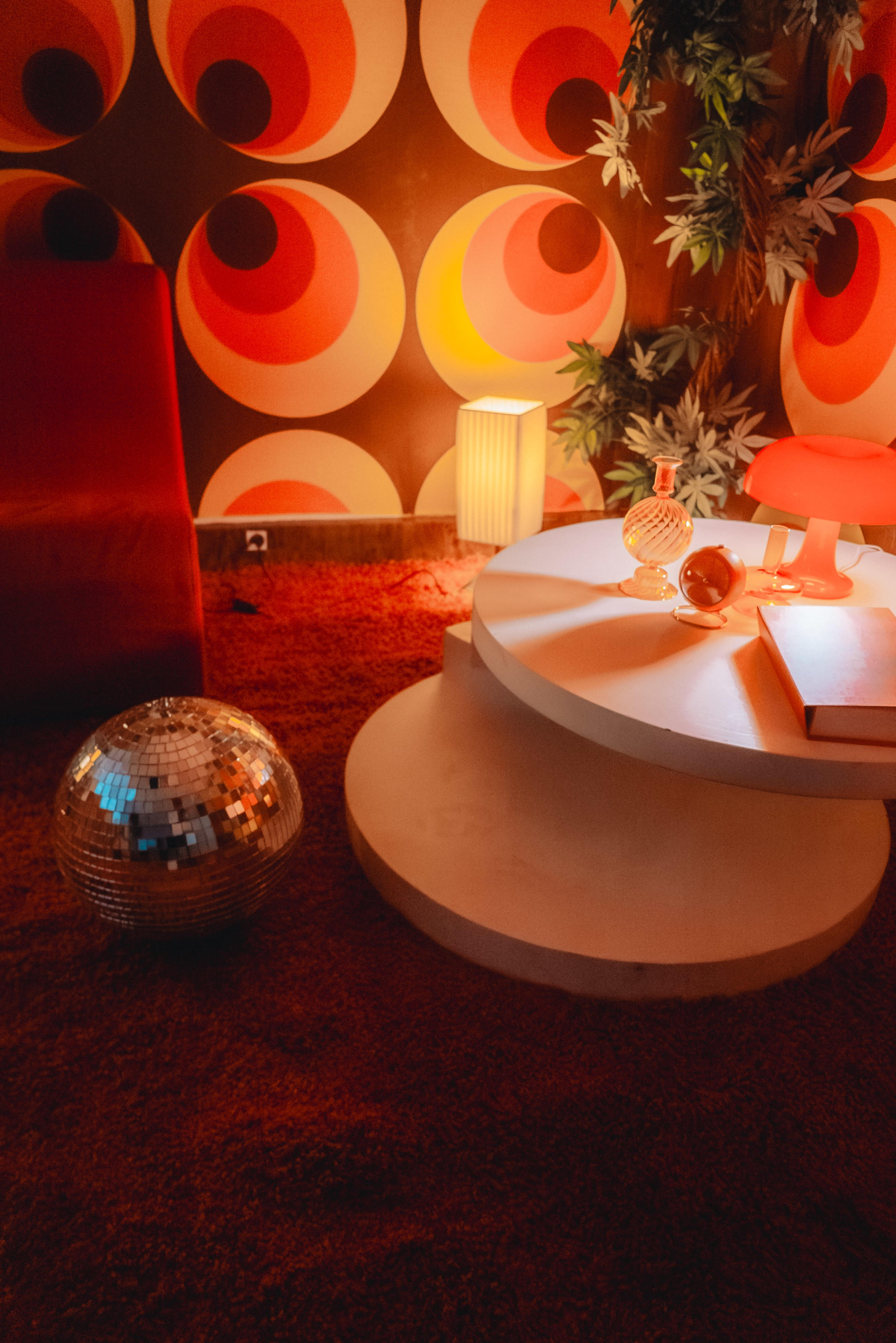 Studio à décor modulable (Cyclo/Hangar/Salon vintage/Coiffeur Afro/70 orange/Chambre rouge) Image in , Villejuif