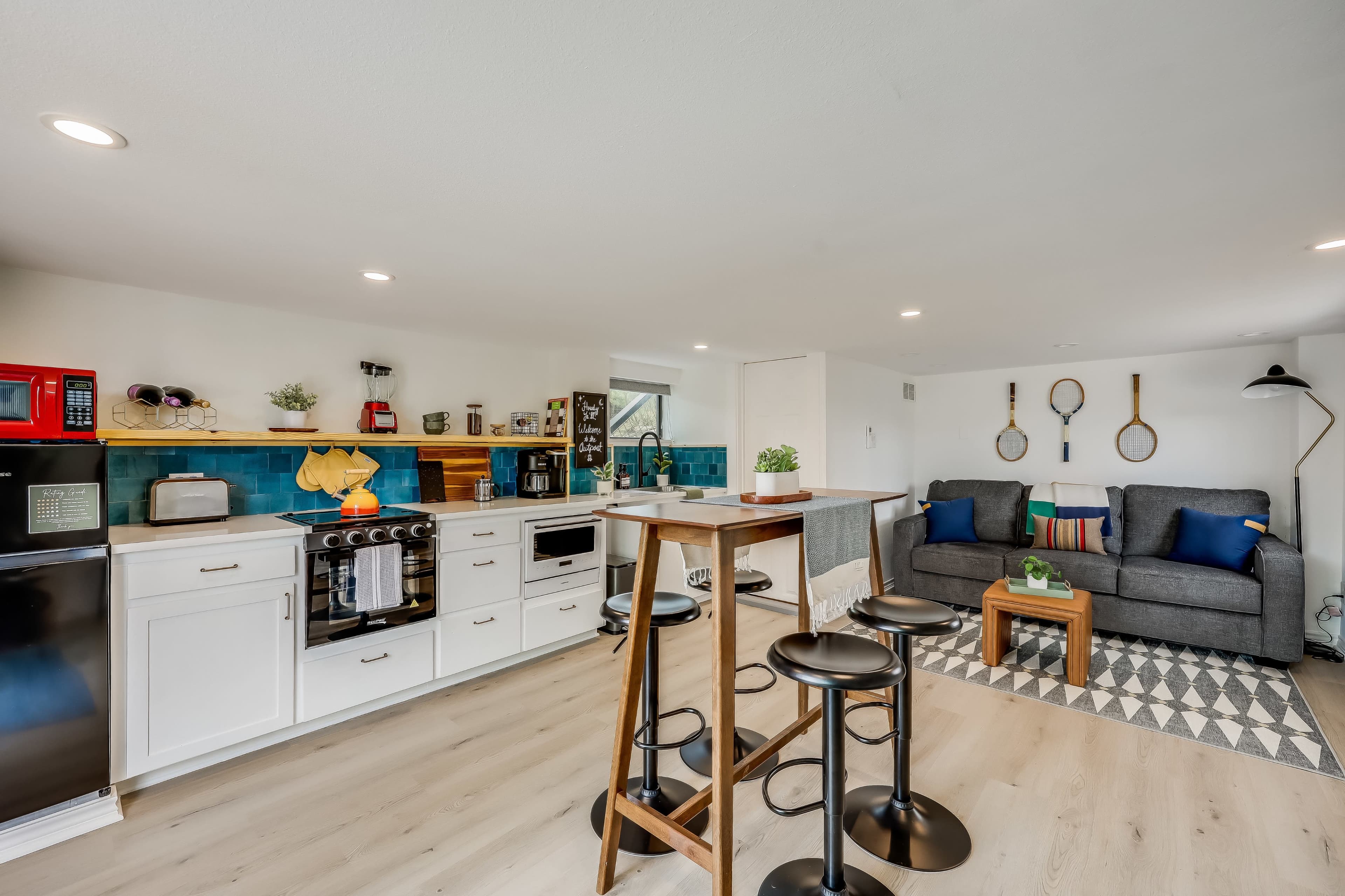 Summer camp vibes! Hill Country Oasis with fire pit and hot tubs; Perfect for small retreats Image in , Jonestown, TX