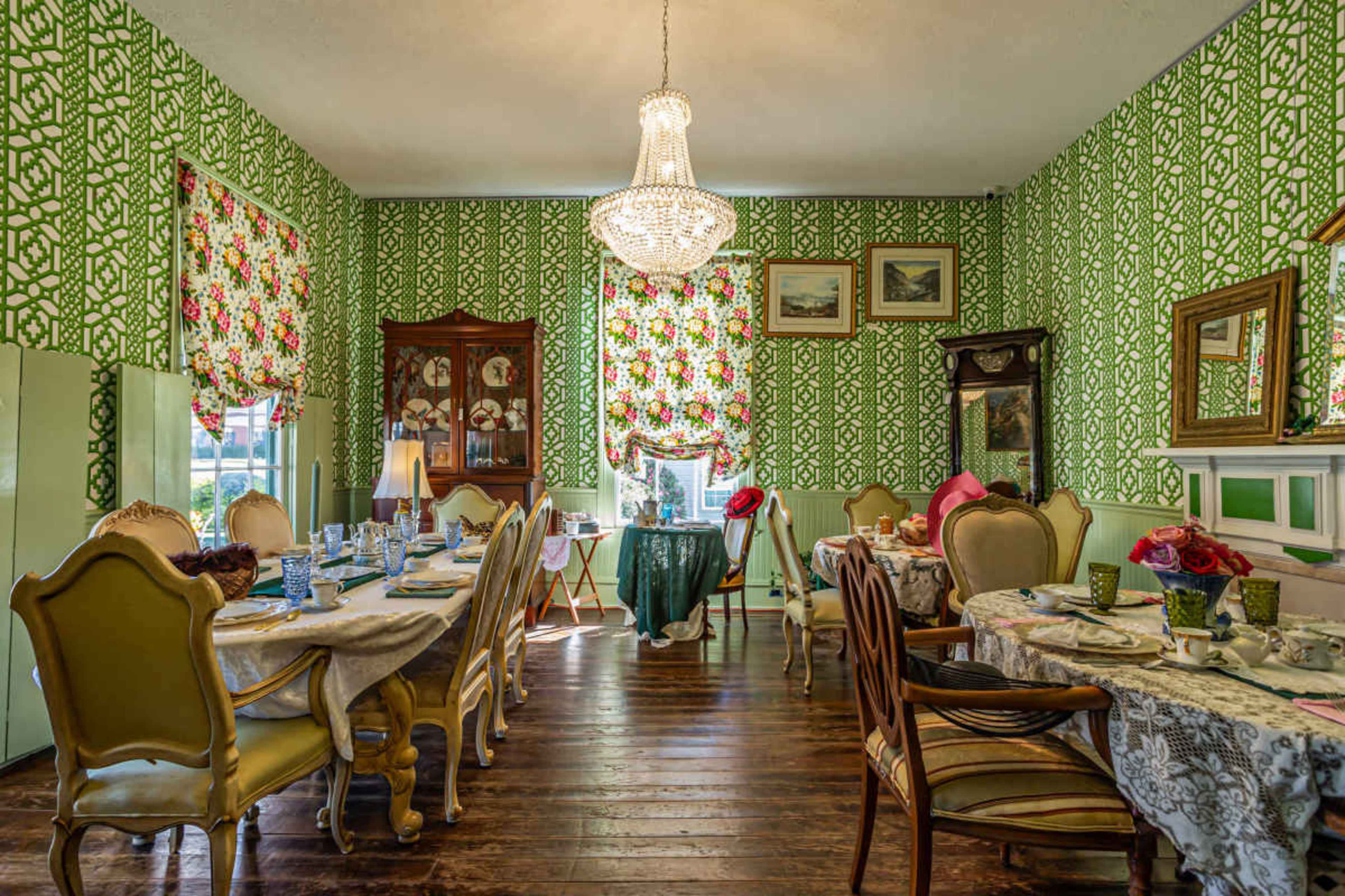 Beautiful Downtown Victorian TeaRoom with Tons of Beautiful Spaces Image in Downtown, GRIFFIN, GA
