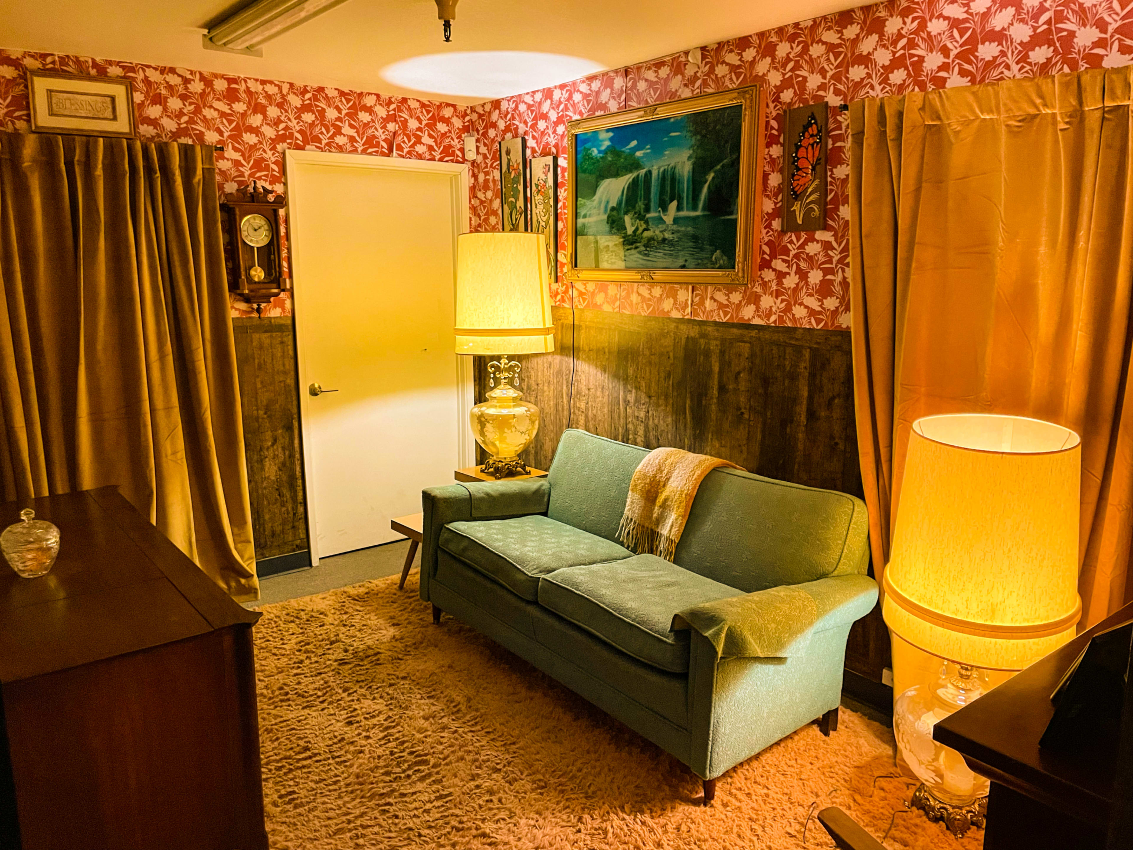 Retro-Tropical Hideaway with Vintage Charm & Whimsical Vibes Image in East Peralta, Oakland, CA