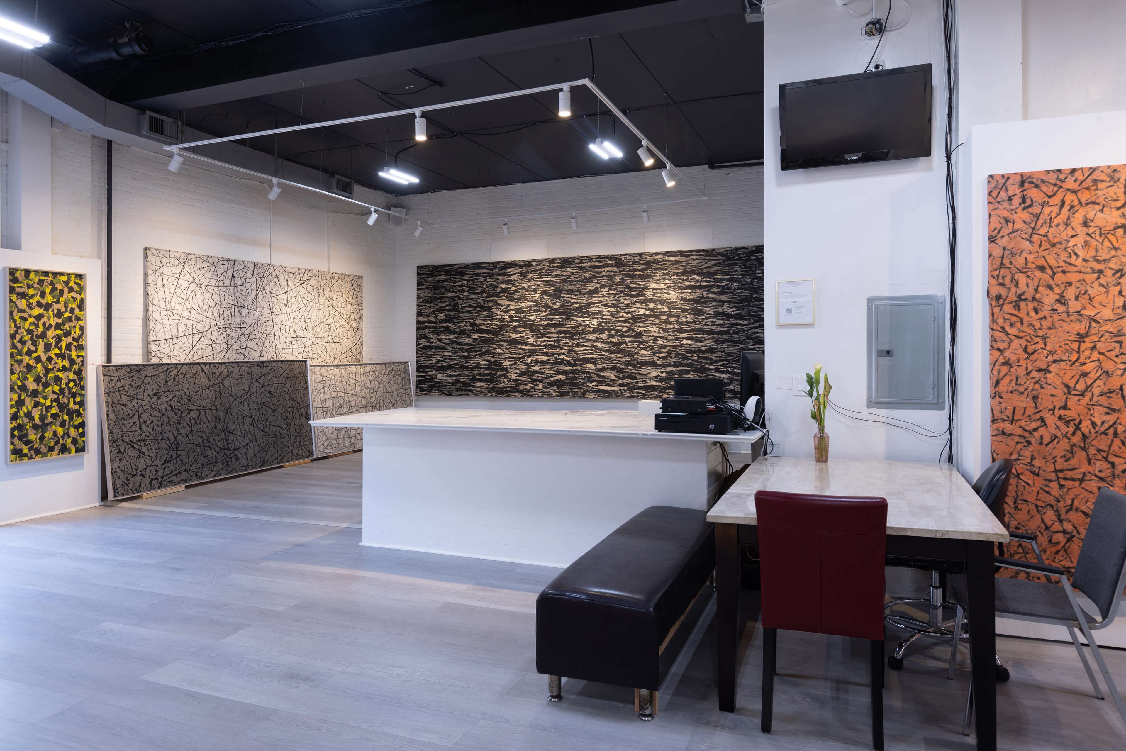 Modern Art Gallery In Urban Neighborhood With Workspaces And Photograph Areas. Image in North Bergen, North Bergen, NJ