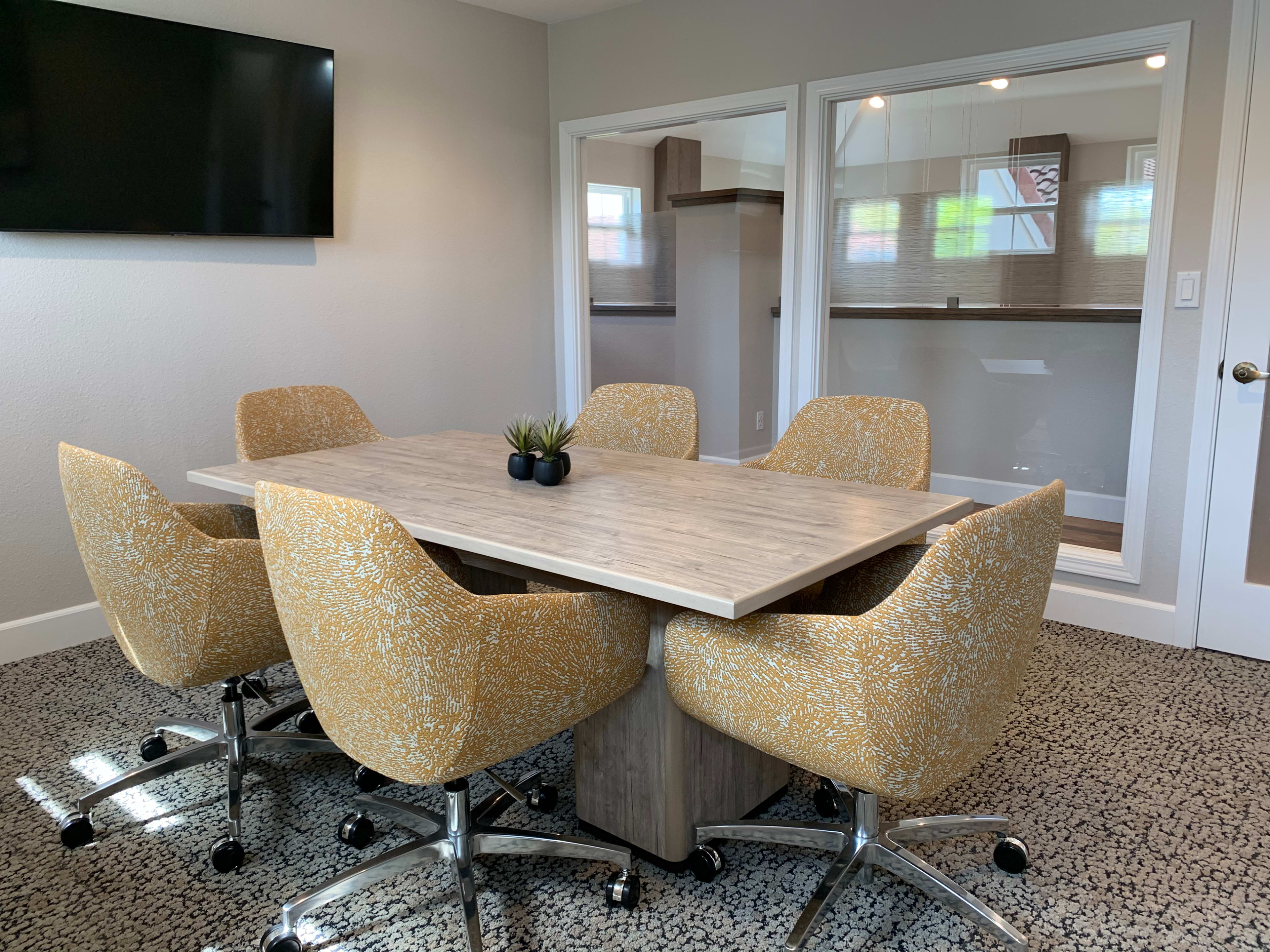 Beautifully Remodeled Lounge Perfect for Entertaining Image in , Petaluma, CA