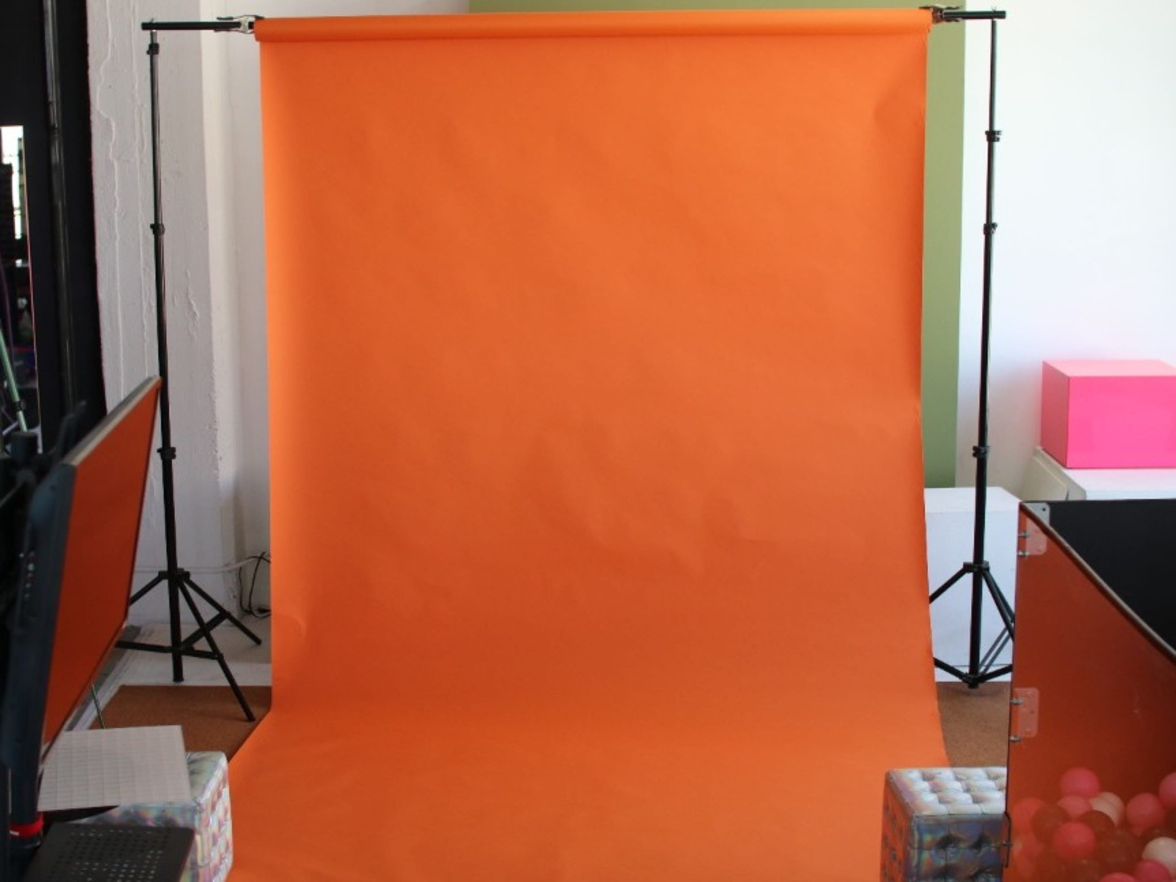 Seamless Backdrops (+ Setup!)