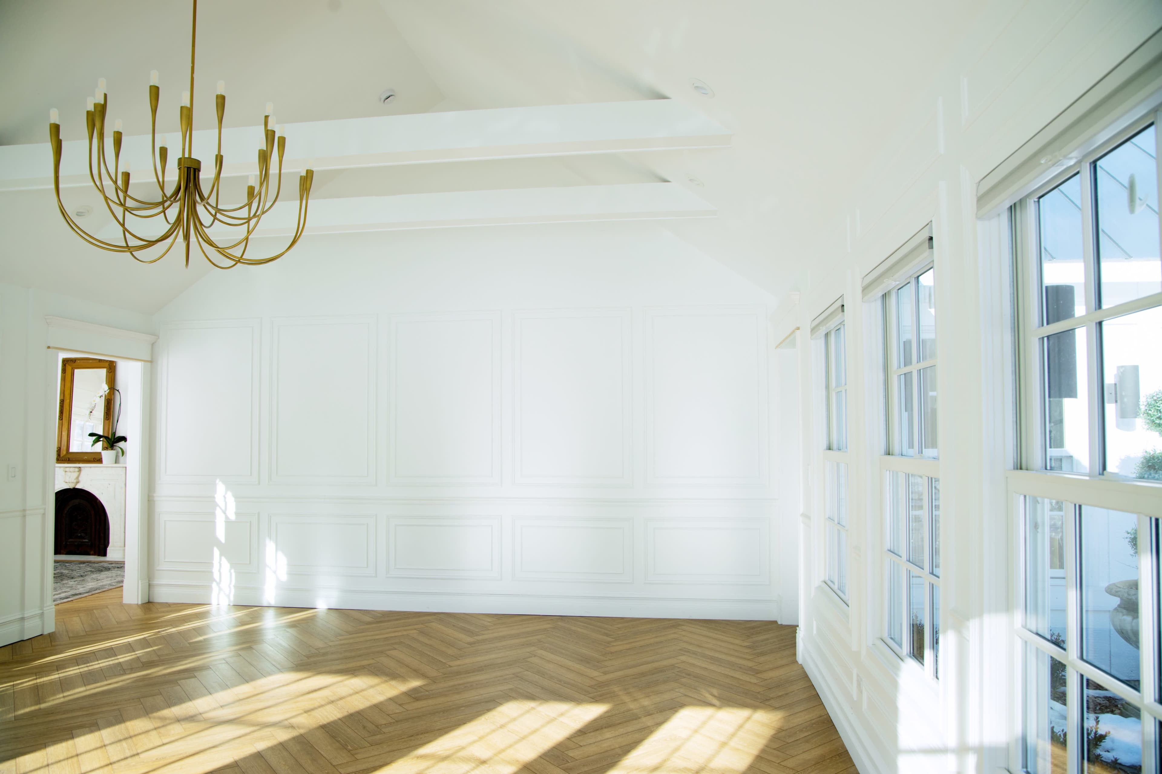Sun-Soaked Studio with Classic French Touches & Open Floor Plan Image in Winfield Township, Warrenville, IL