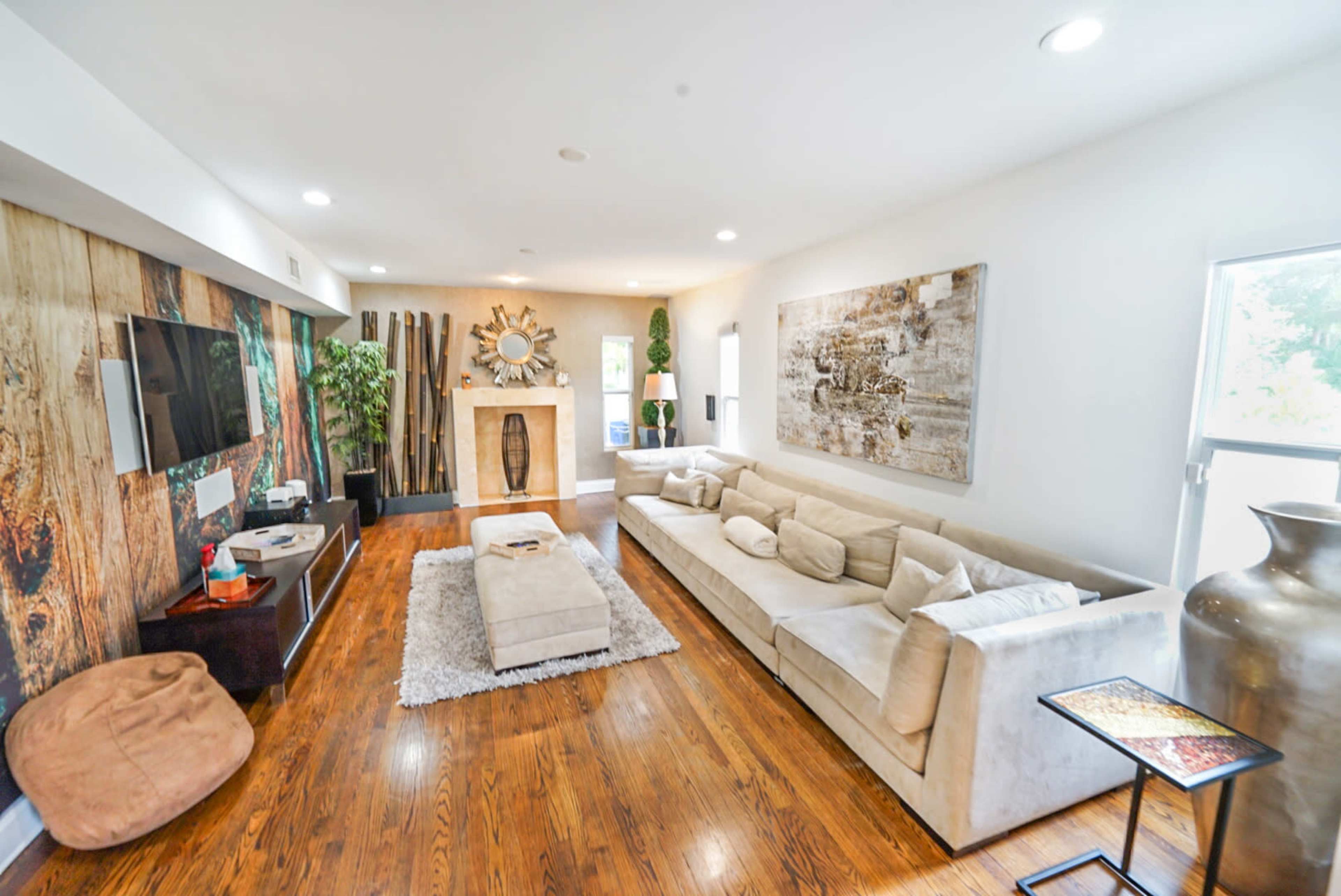 Casa de Las Olas – Waterfront Charm in Ft. Lauderdale Image in East Fort Lauderdale, Fort Lauderdale, FL