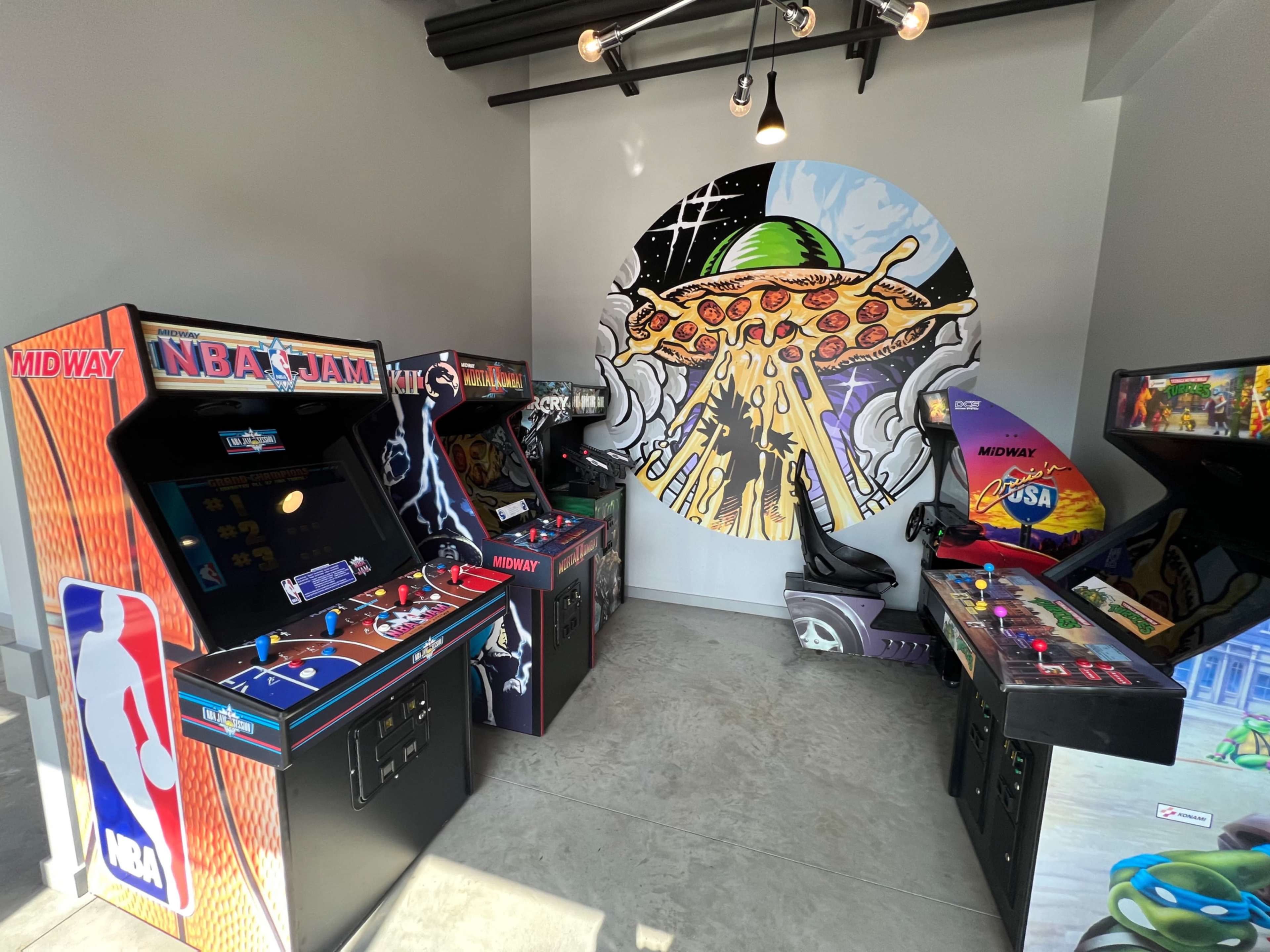 Pizza restaurant with small retro arcade Image in Shakopee, Shakopee, MN
