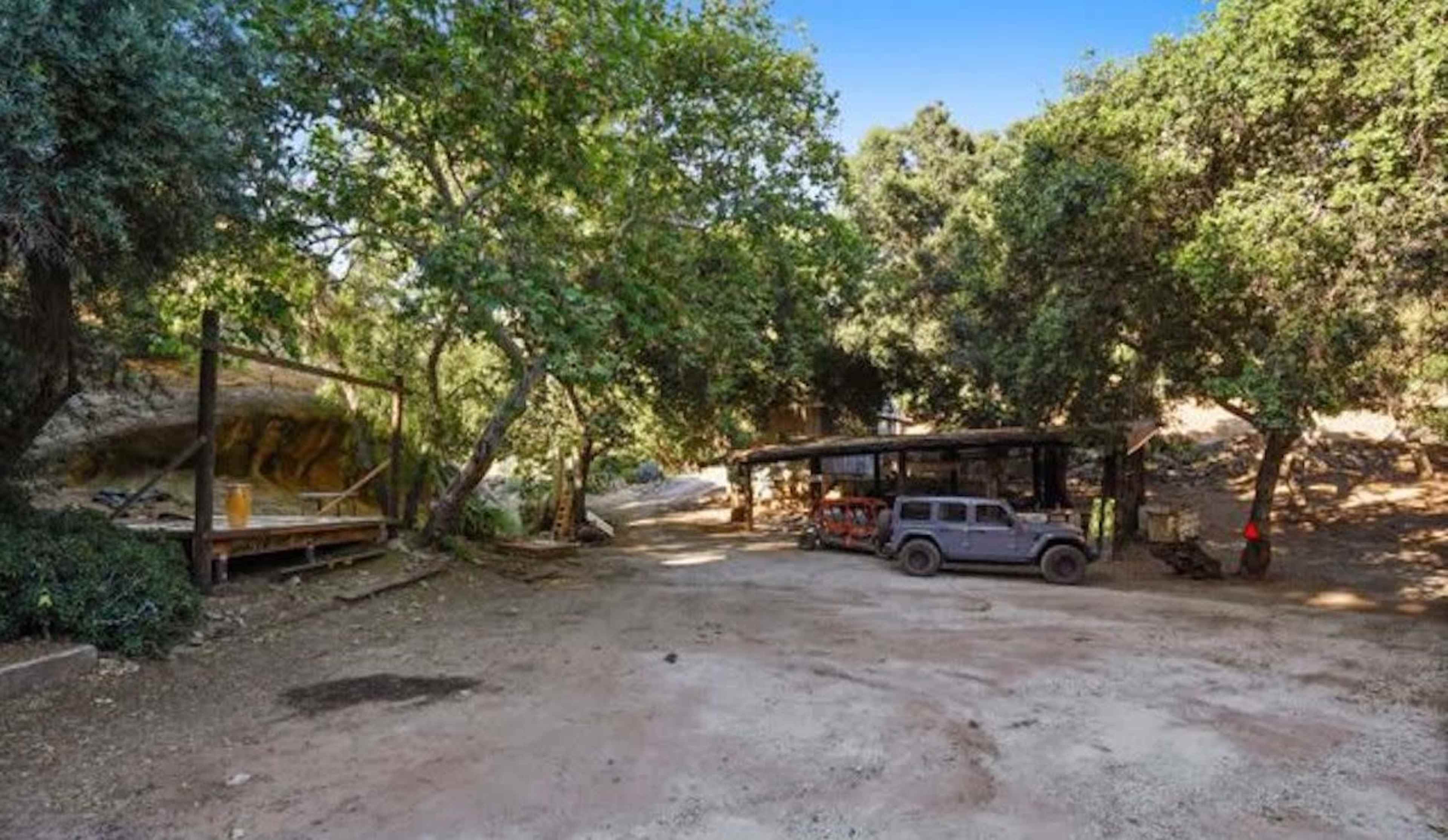 Unique Outdoor space Image in , Canoga Park, CA