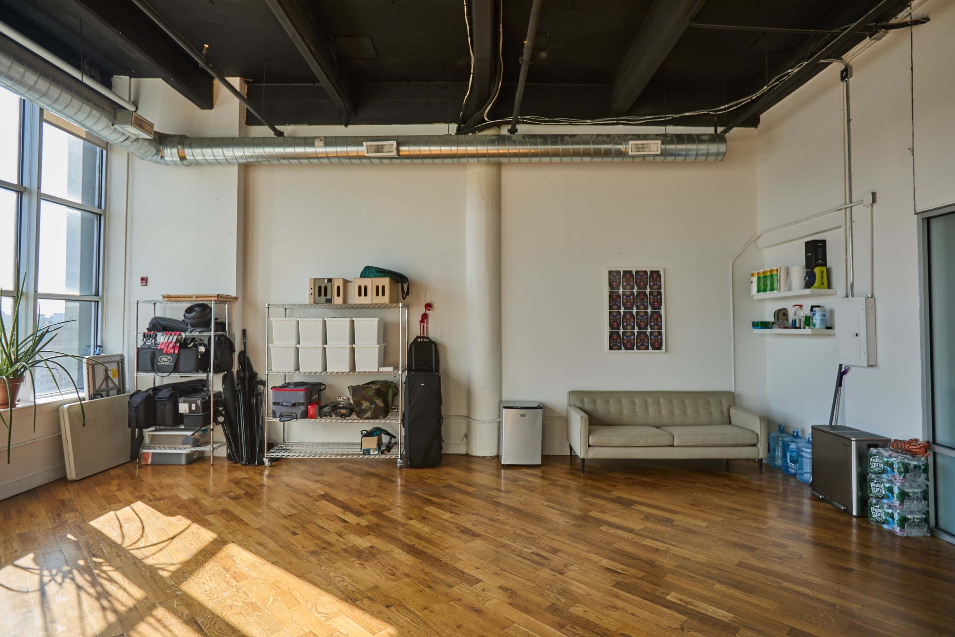 Greenpoint Daylight Photo Studio Image in Greenpoint, Brooklyn, NY