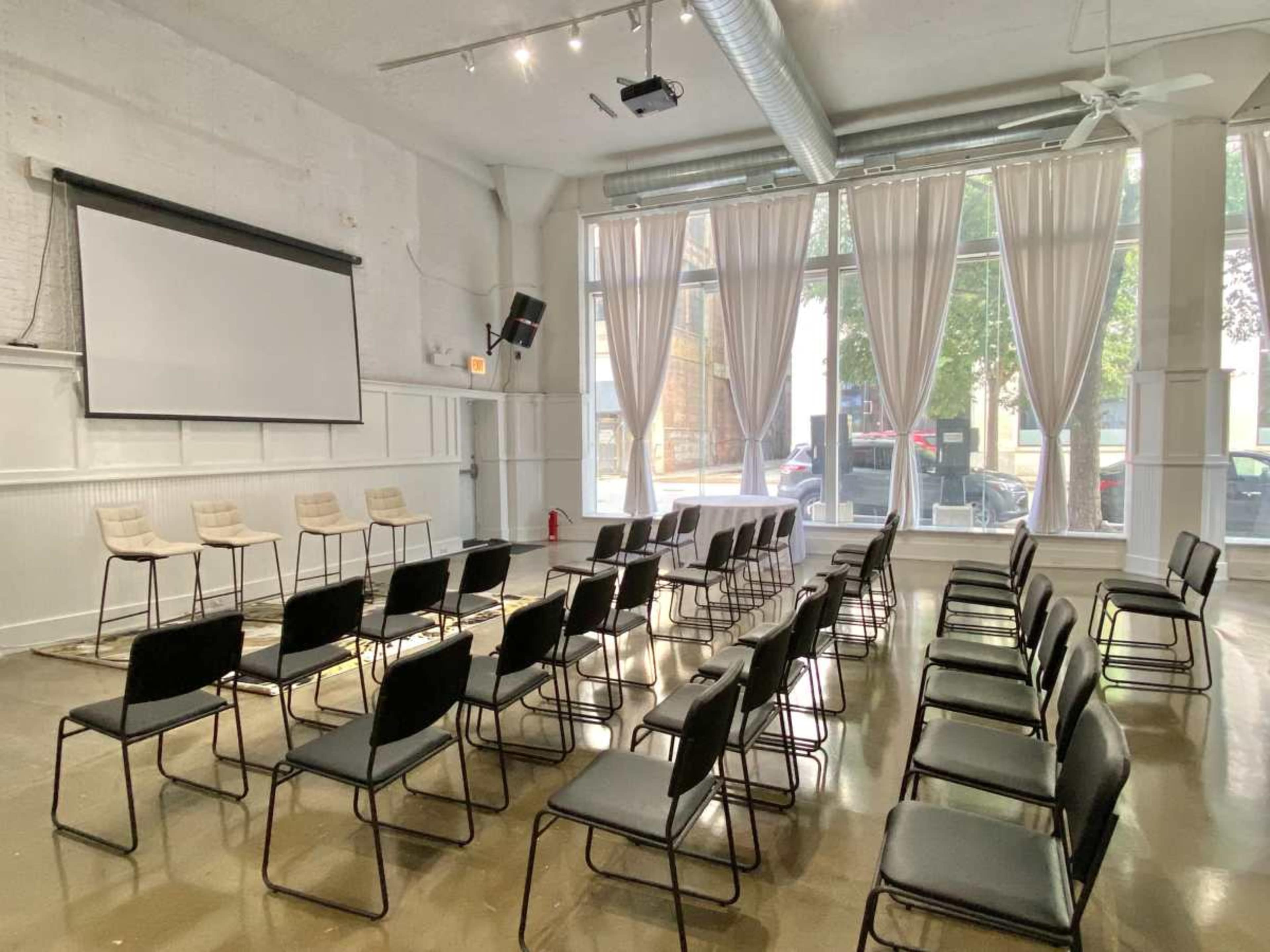 Bright Open South Loop Showroom & Gallery Image in Near South Side, Chicago, IL