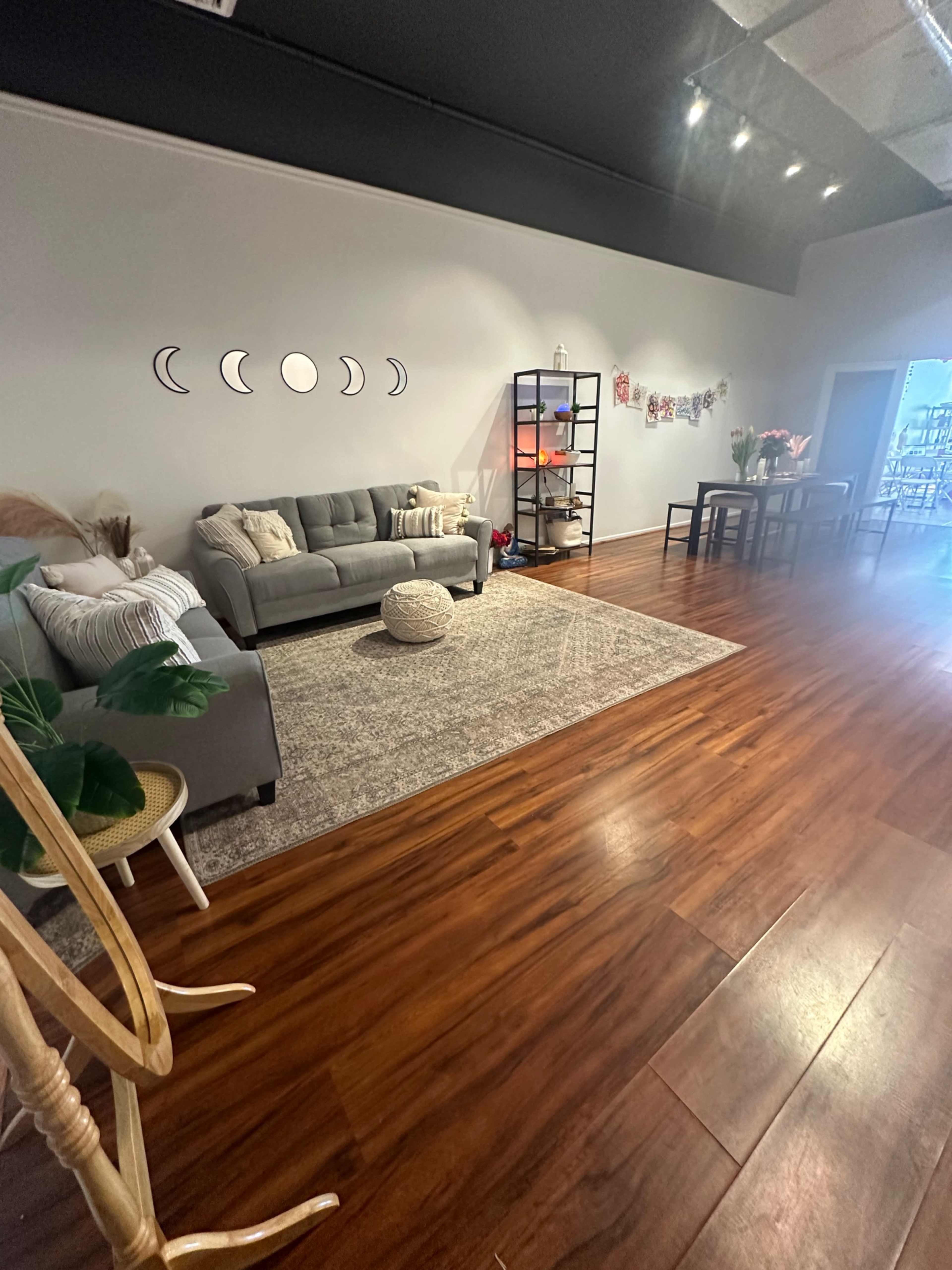 Downtown Hollywood cozy art and meditation space Image in Parkside, Hollywood, FL