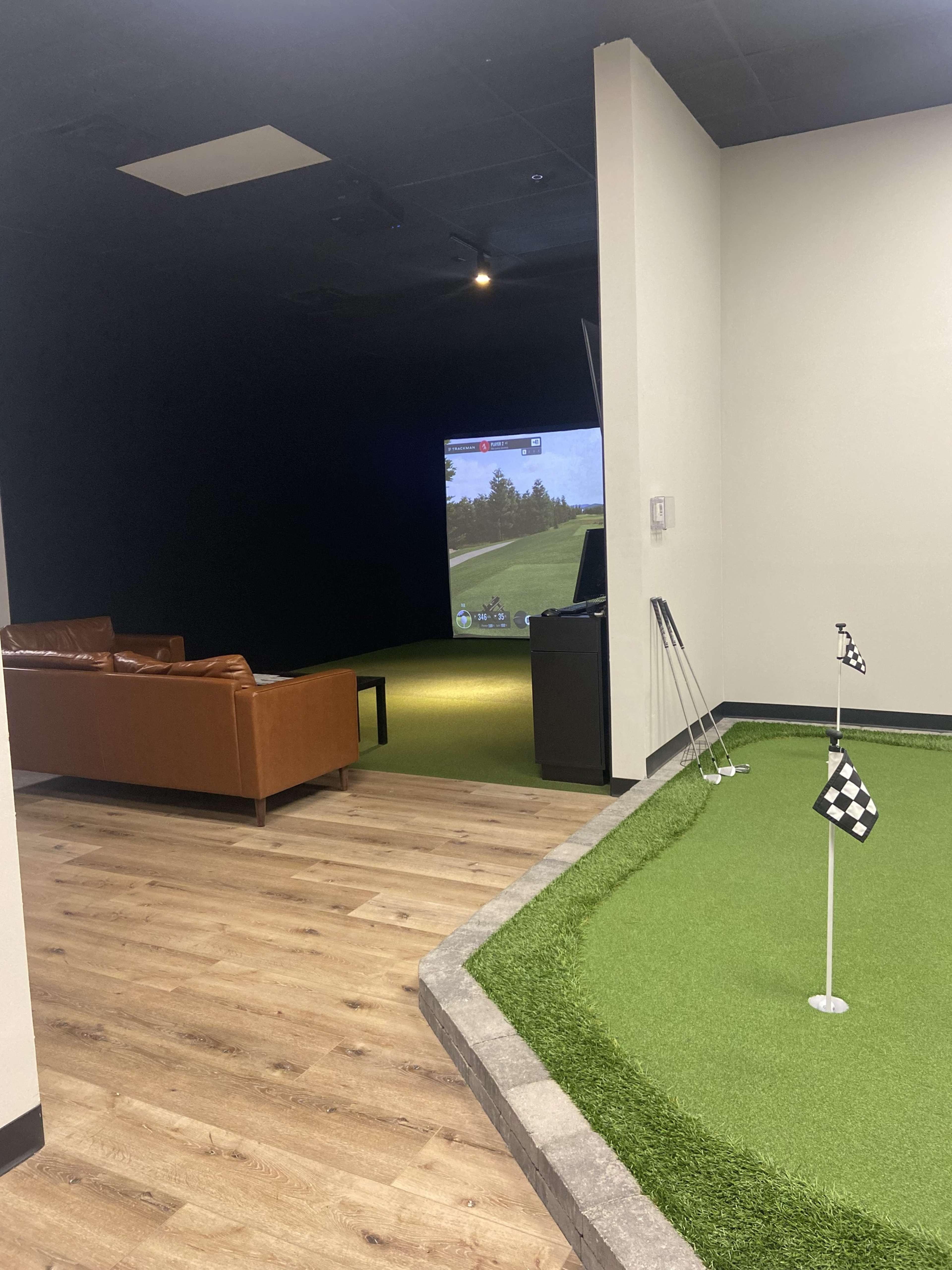 Dynamic Indoor Golf Venue with Putting Green Image in Sun Lakes, Sun Lakes, Arizona