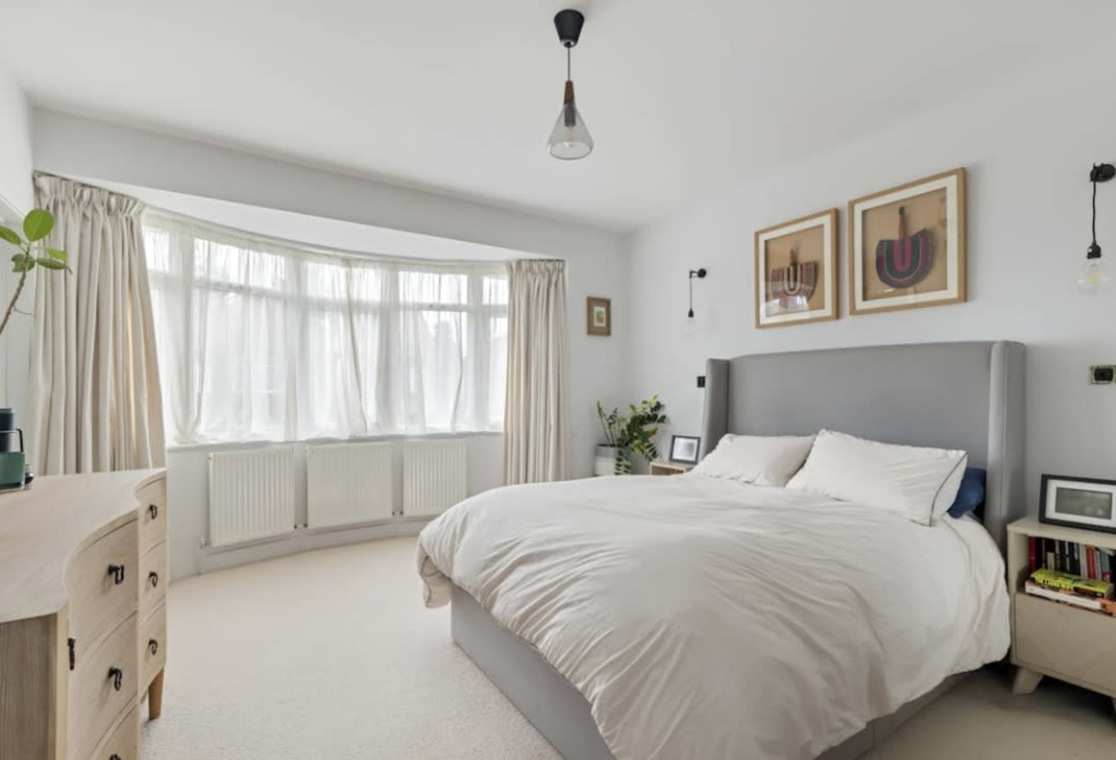 Modern Stylish Large Family Home with Large Garden Image in London, London, ENG