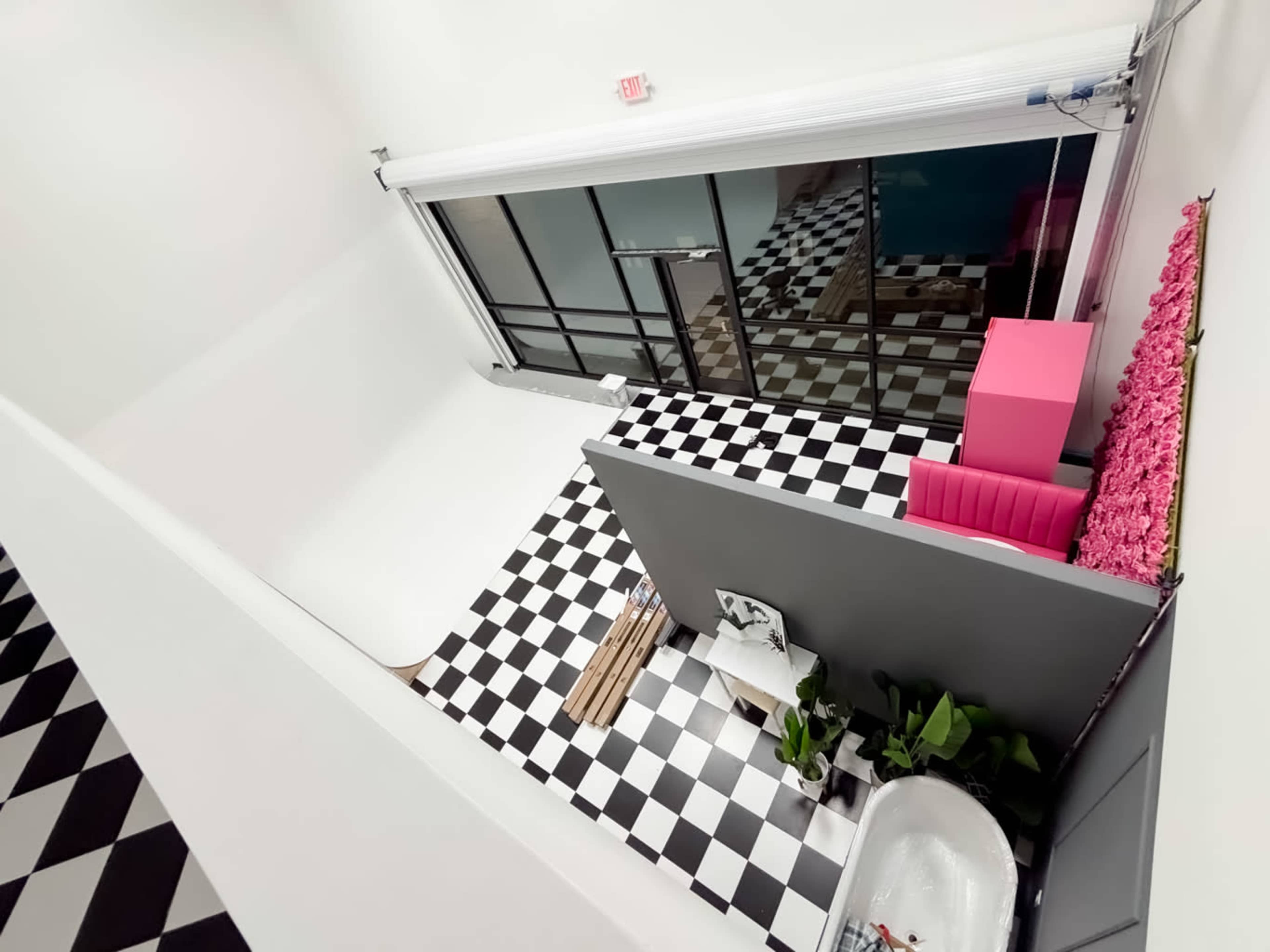 Chic Urban Event Space with a Stylish Modern Vibe Image in Westside, Houston, TX