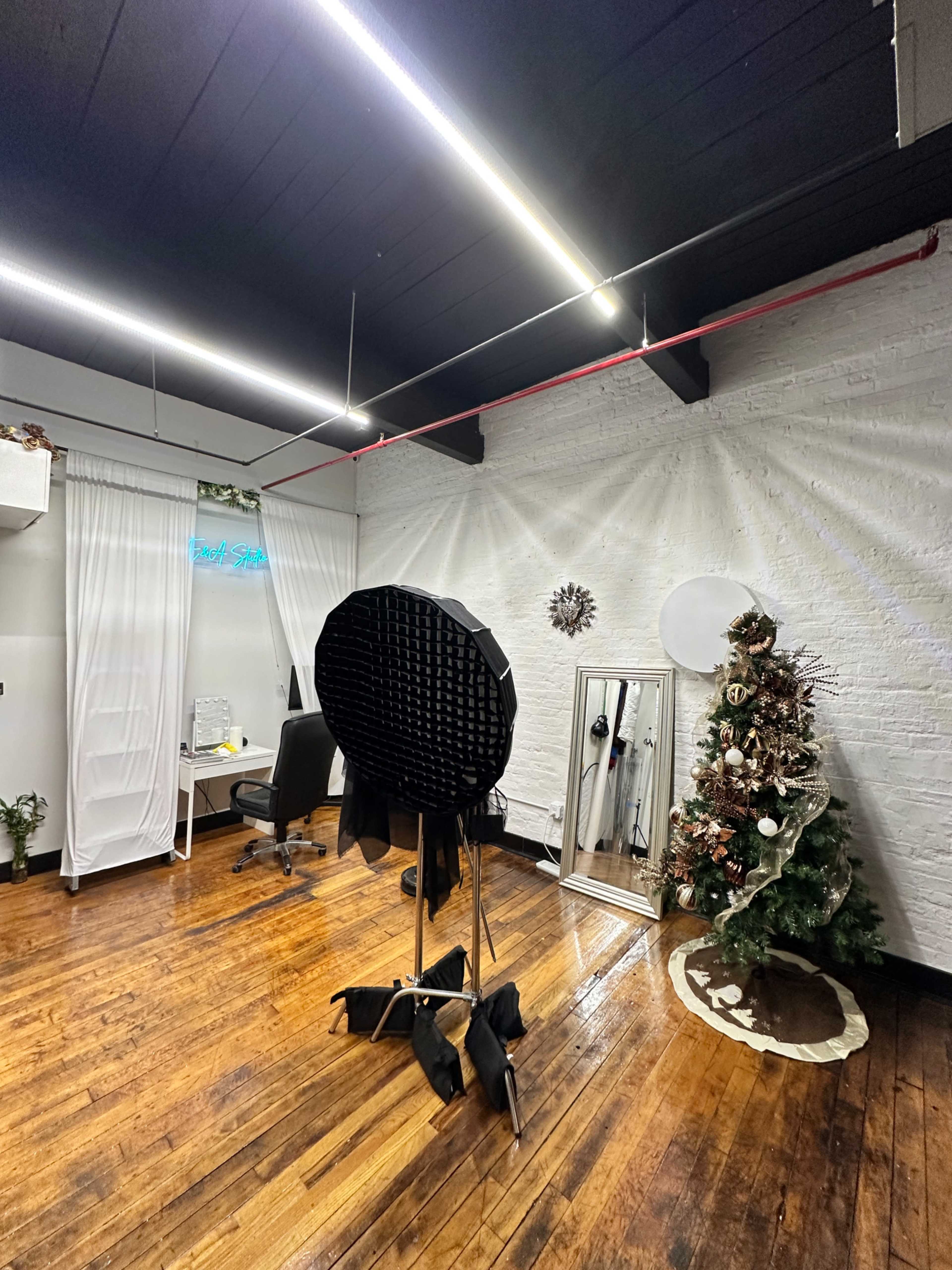 E & A Studio: Your Moment Our Lens Image in Mott Haven, Bronx, NY