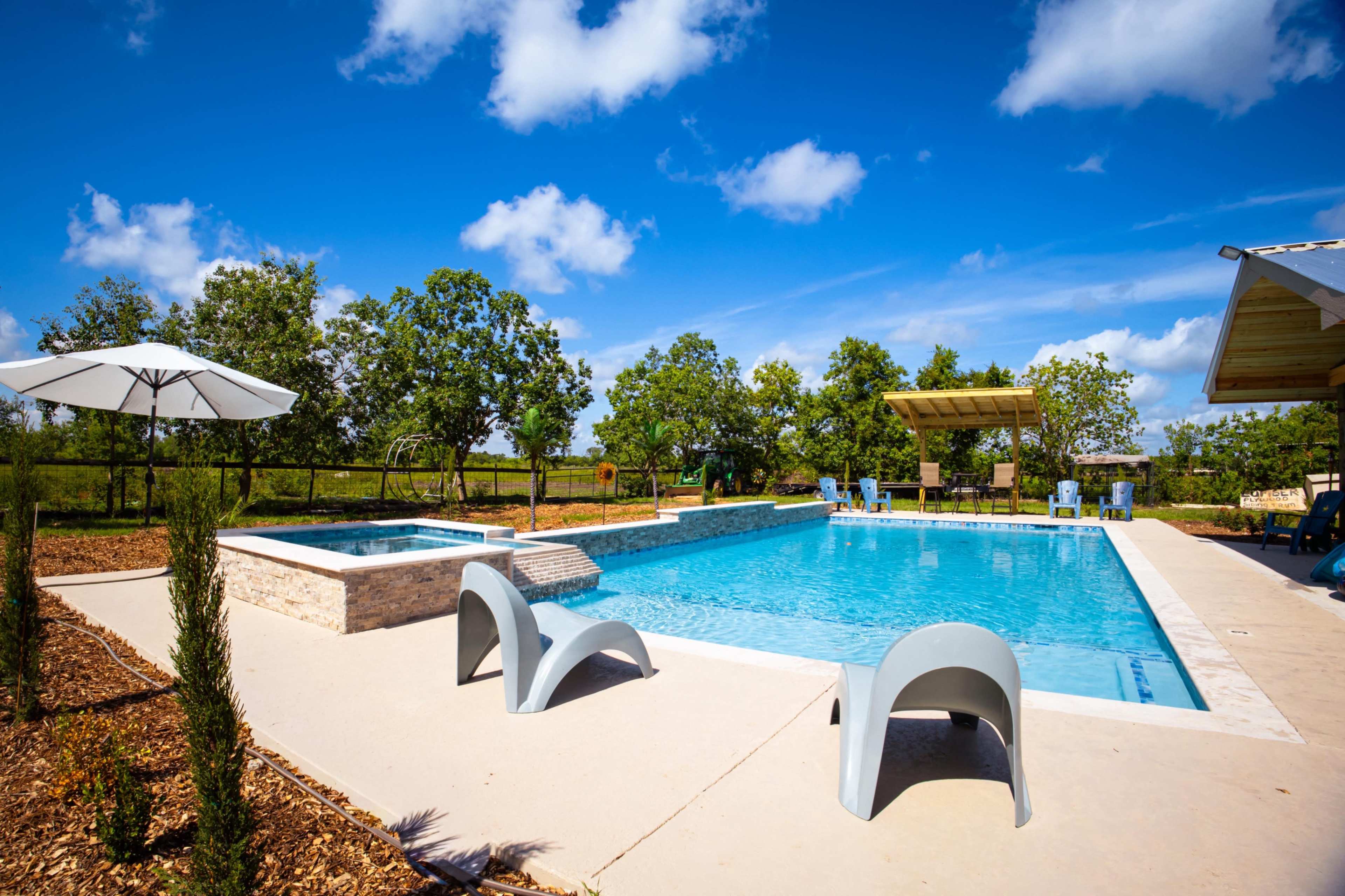 Countryside Pavilion and Pool Image in , Rosharon, TX