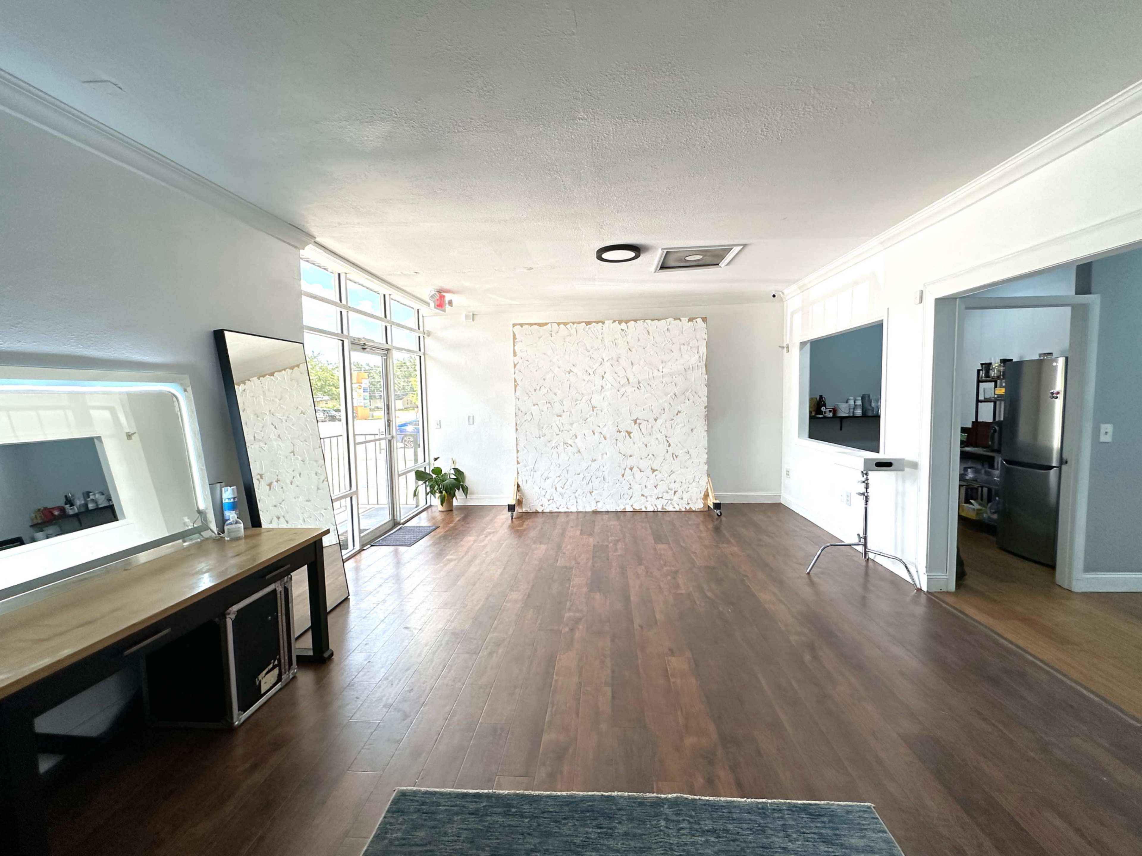 Zarrin Studios Image in 33rd Street Industrial, Orlando, FL