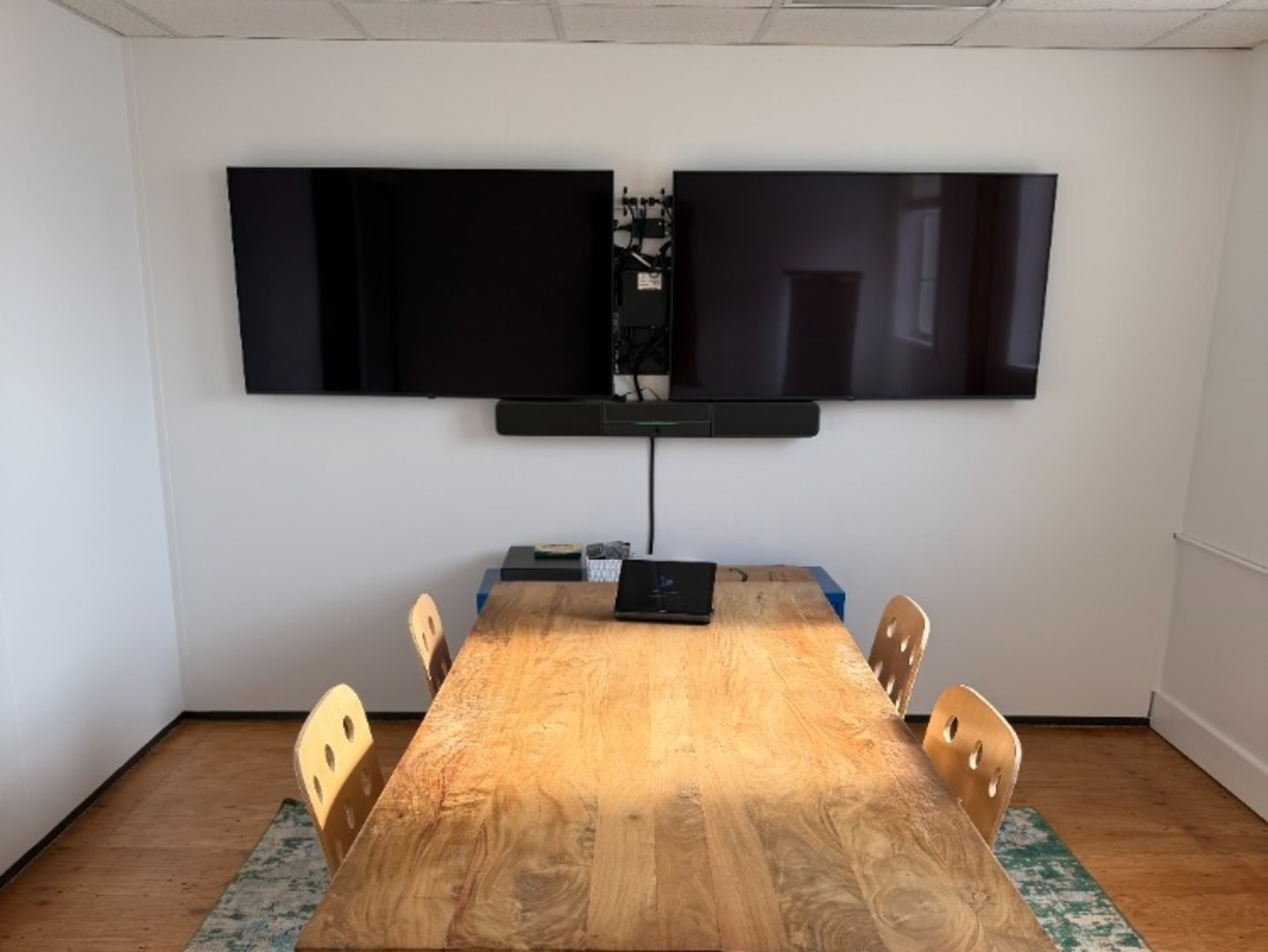 Microsoft Teams Room Stem - Creston Flex UC-BX30-T