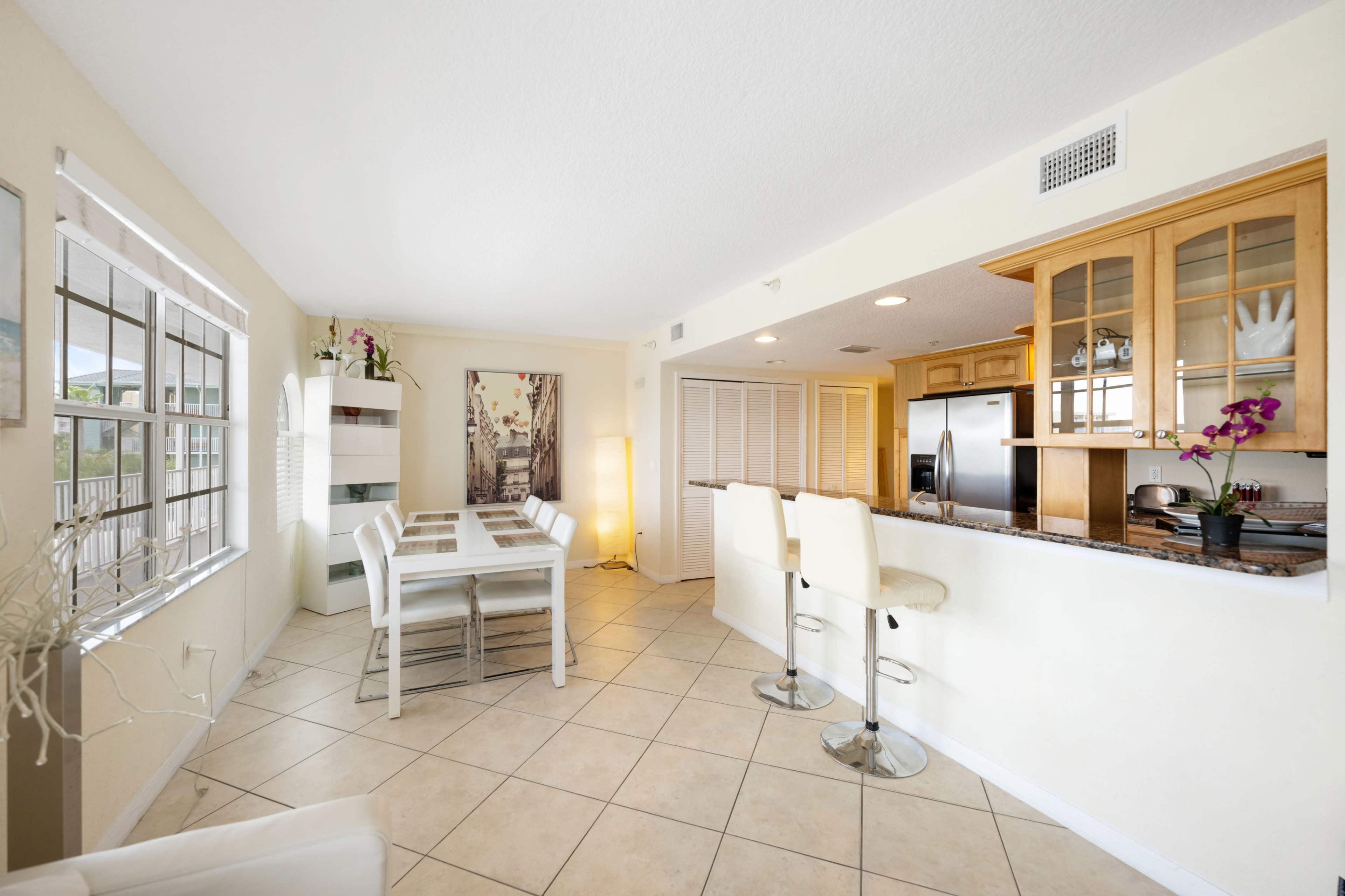 Comfortable Apartment with Convenient Location Image in Clearwater Beach, Clearwater, FL