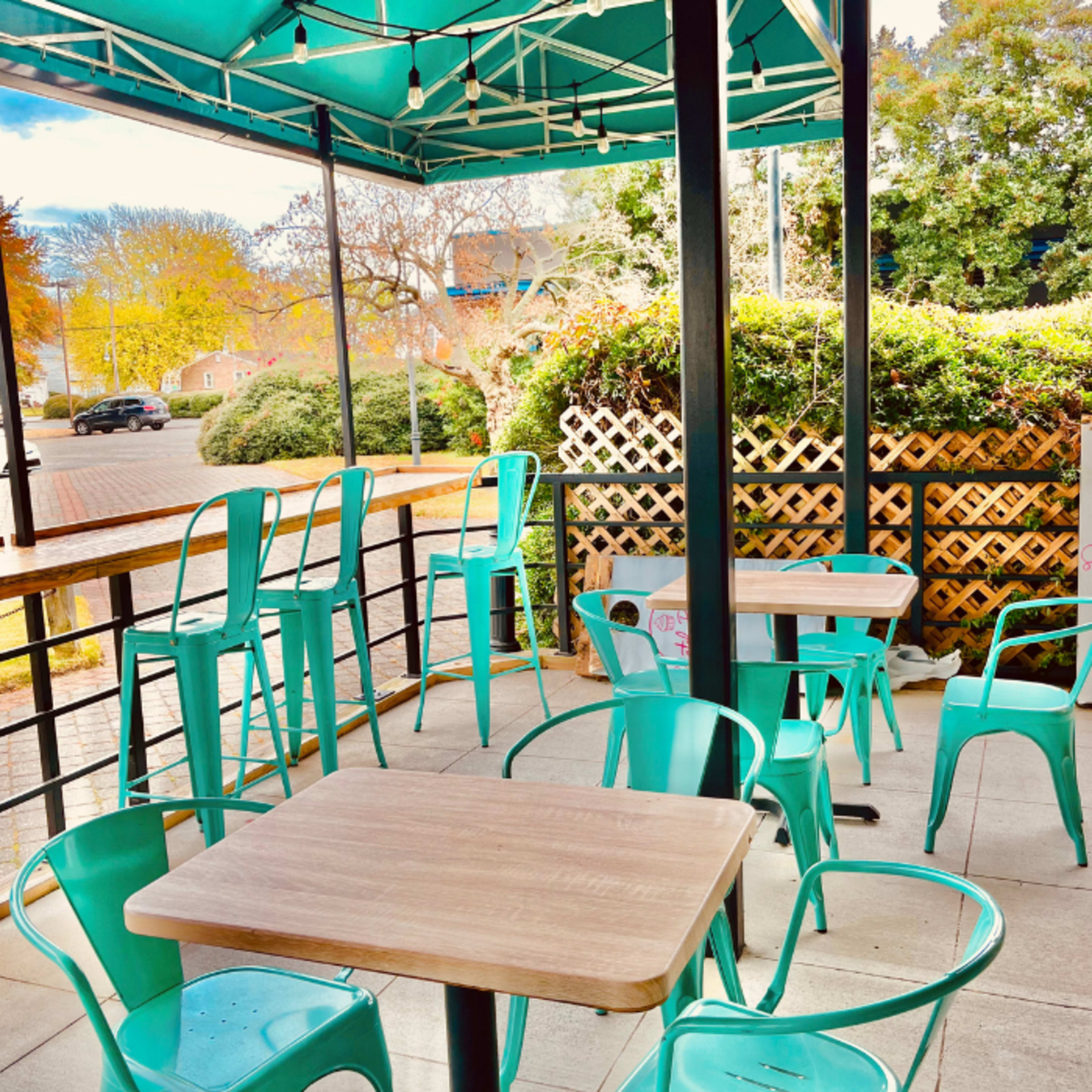 Cozy Outdoor Lounge in Phoebus Image in Phoebus, Hampton, VA