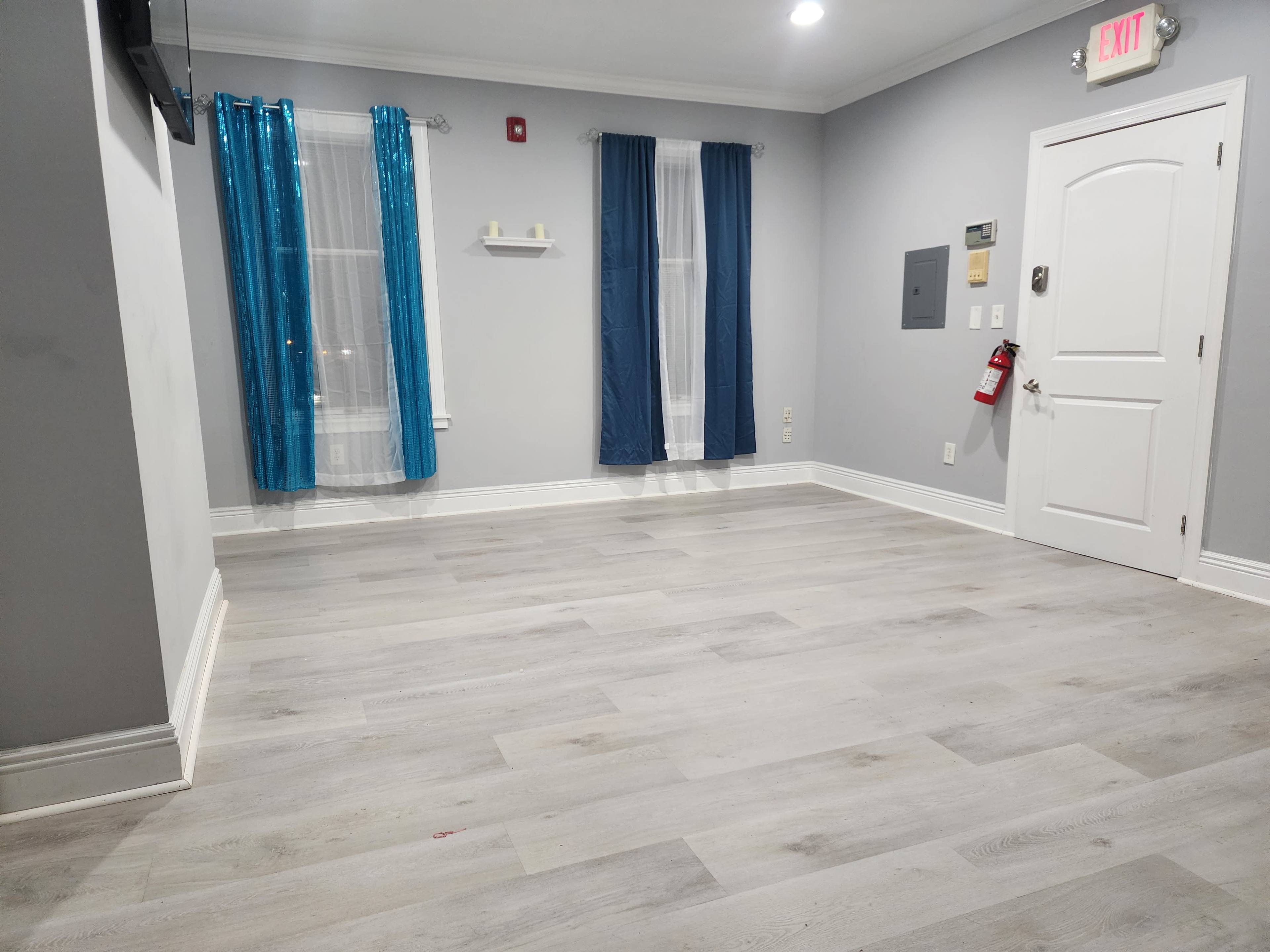 Blank Canvas - Open Studio Space for Photo Shoots, Makeup Artists and Small Events Image in South Orange, South Orange, NJ