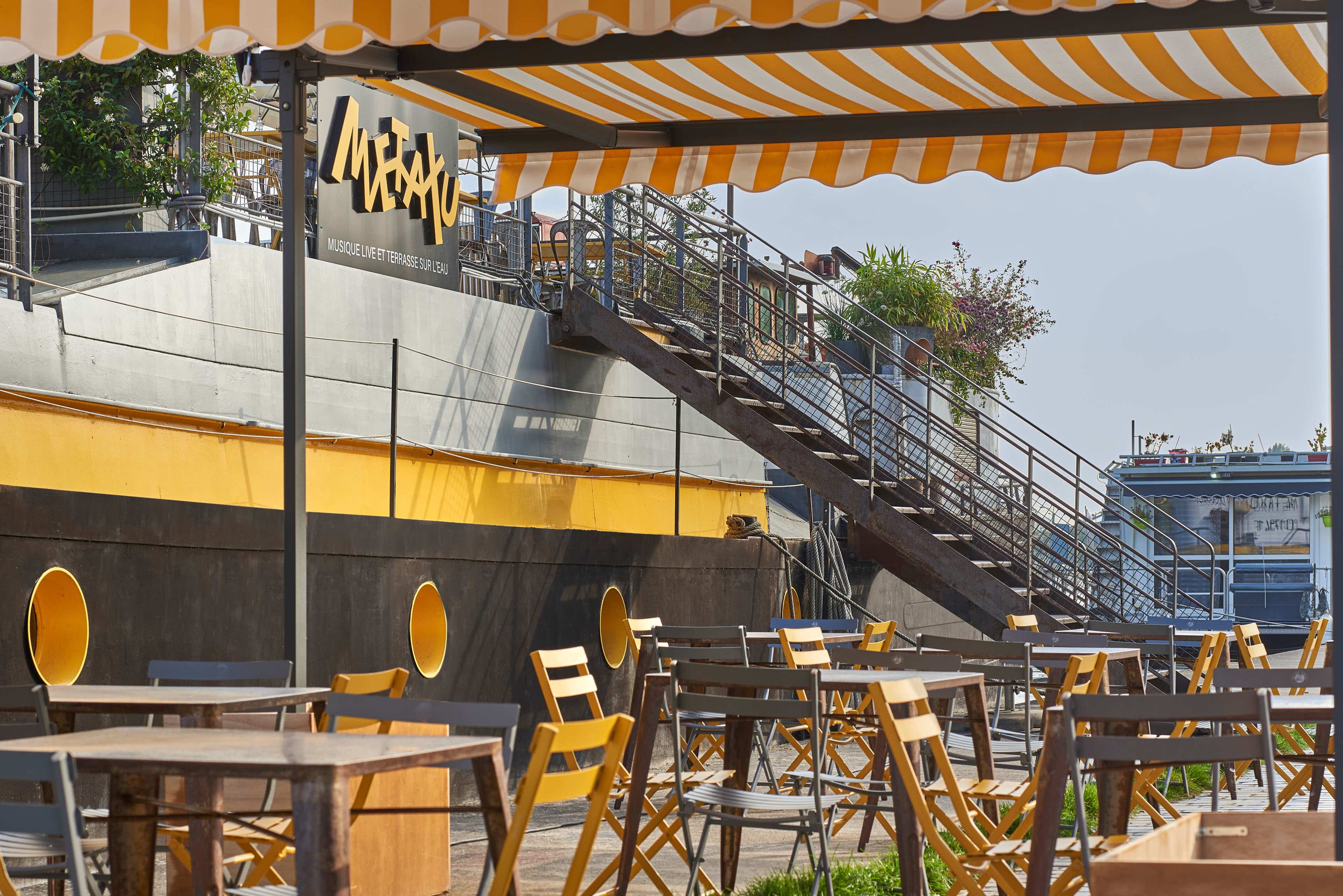 Péniche cozy et polyvalente sur le canal de l'Ourcq Image dans , Pantin, 