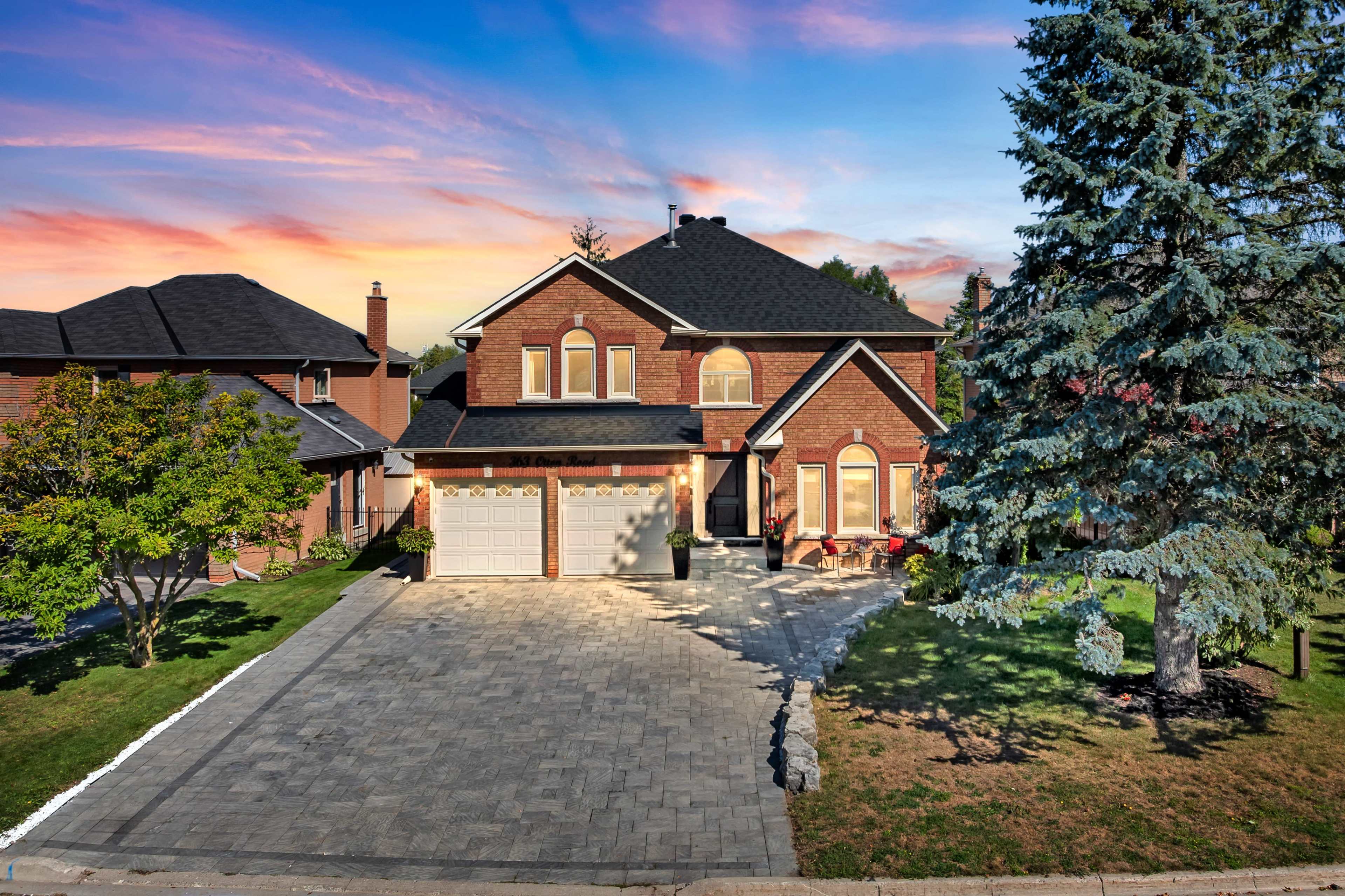 Cinematic Family Estate with Private Pool Image in Newmarket, Toronto, ON