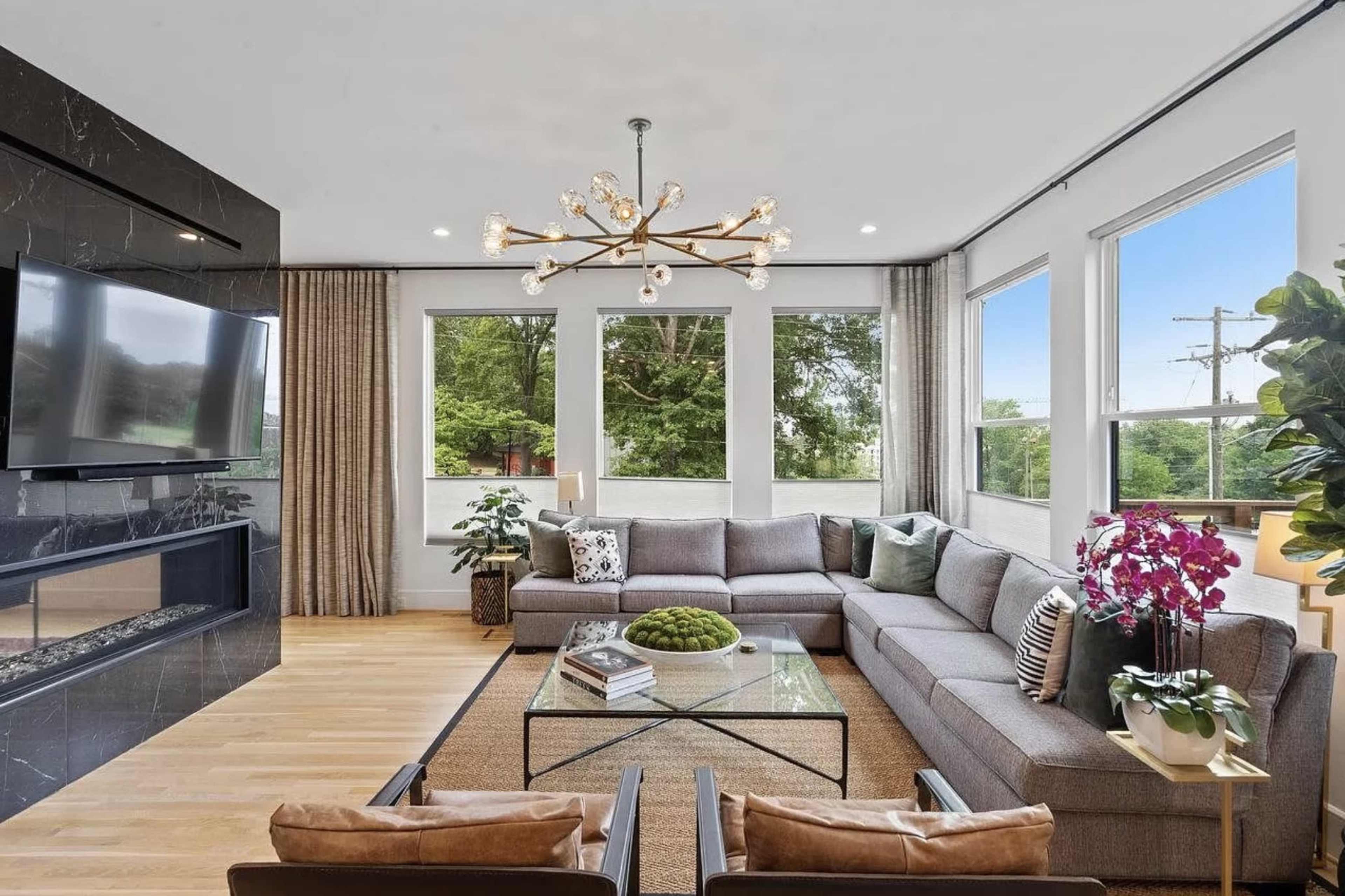 Modern Art Collector's Home w/Abundant Natural Light: Perfect Film/Photography Setting Image in Villa Heights, Charlotte, NC