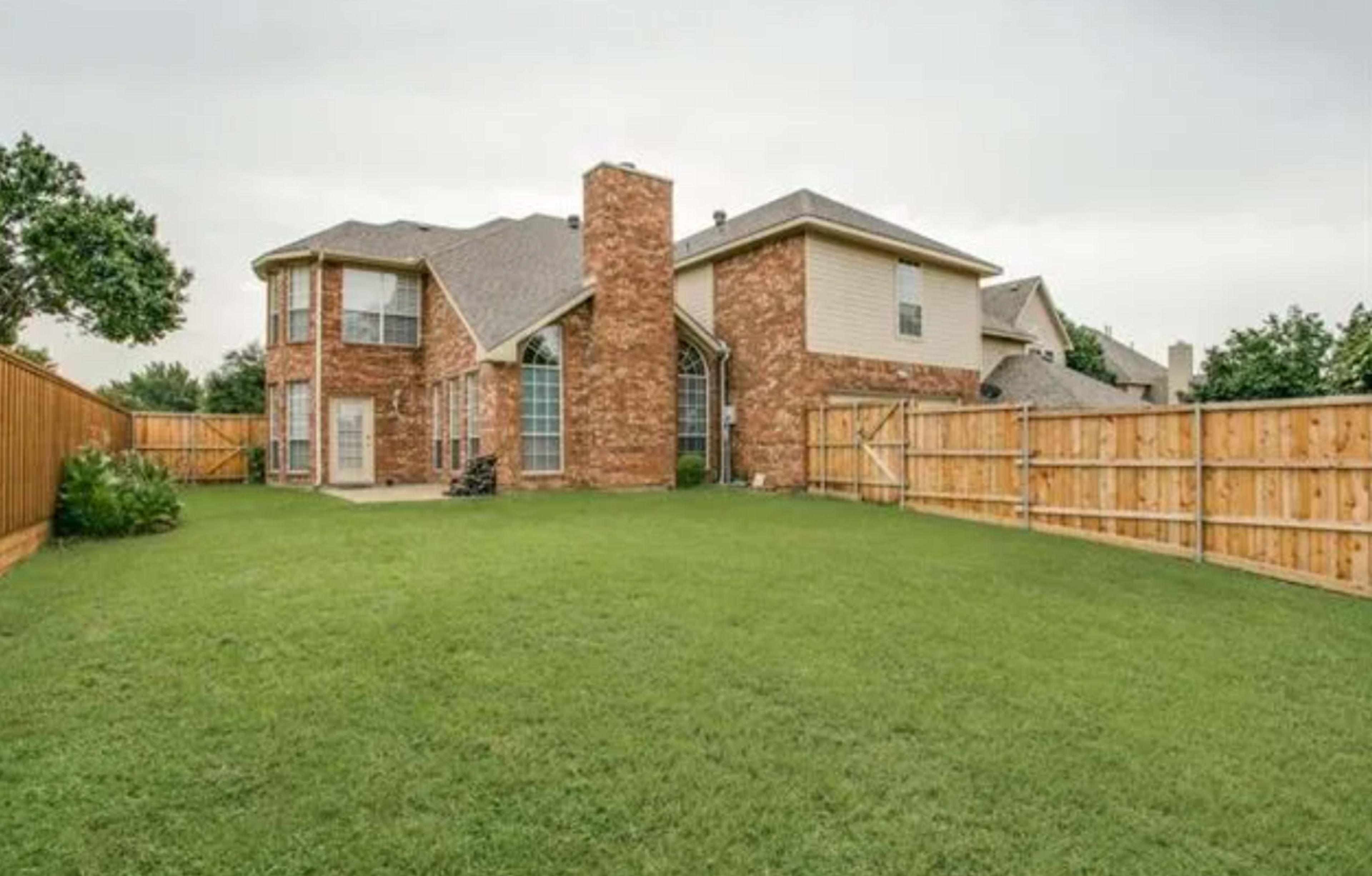 Elegant Open-floor Plan With Vaulted Ceilings Image in Watters Crossing, Allen, TX