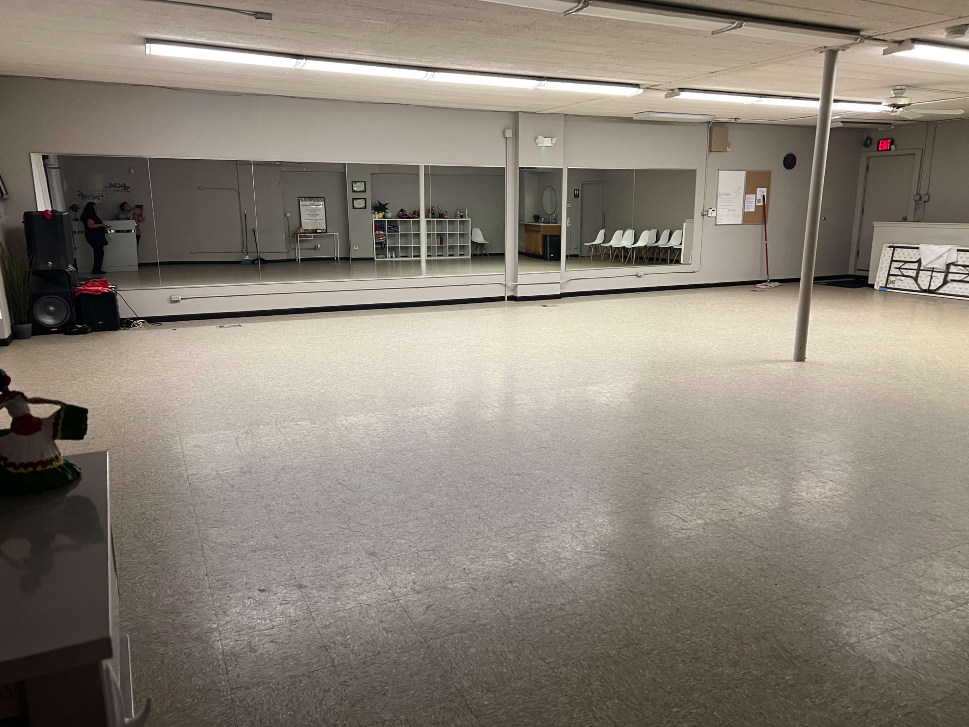 Dance and Rehearsal Space - Ohare Area Image in Leyden Township, Franklin Park, IL