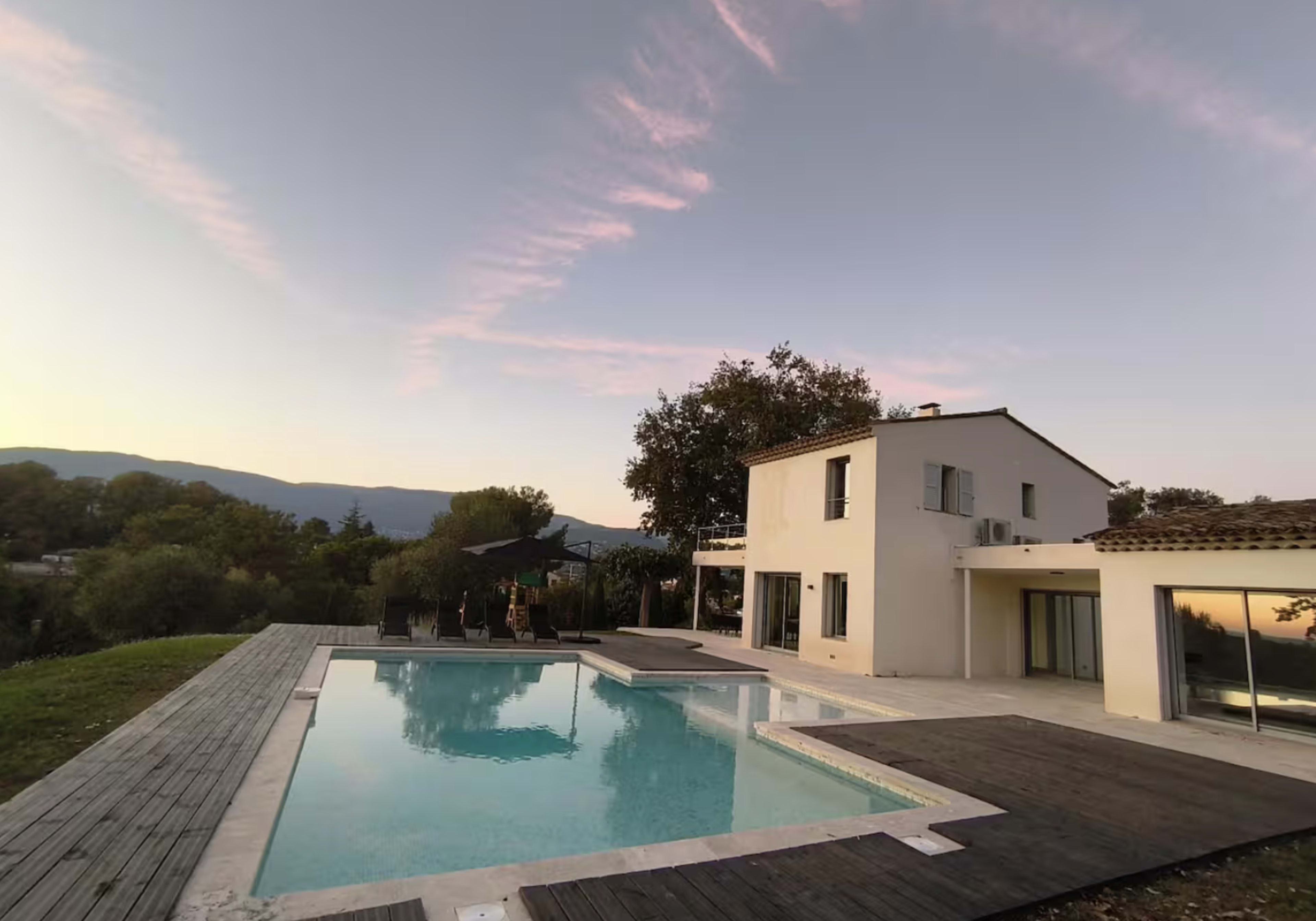 Villa Design Lumineuse avec Piscine — Idéale pour Shooting Mode, Publicités & Contenu Lifestyle Image in , chateauneuf grasse