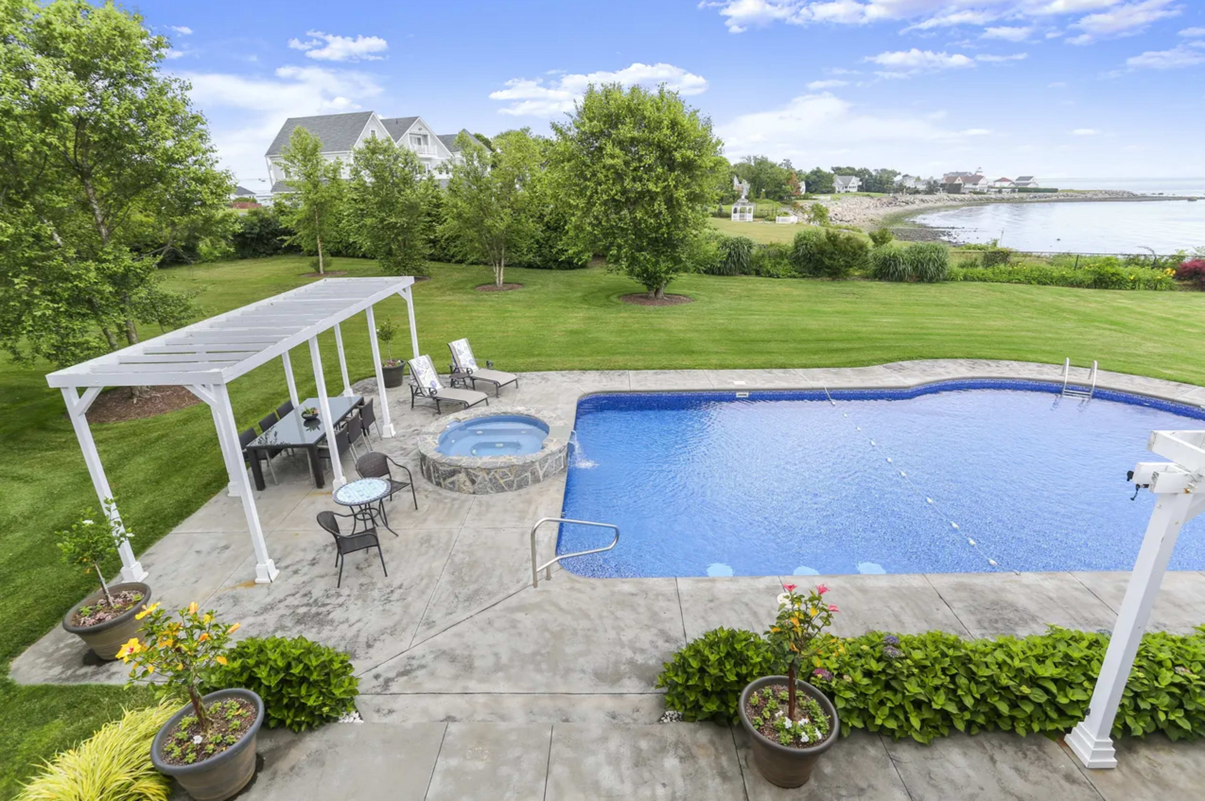 Mid Century Modern Waterfront Retreat w Pool/Spa Image in Lordship, Stratford, CT