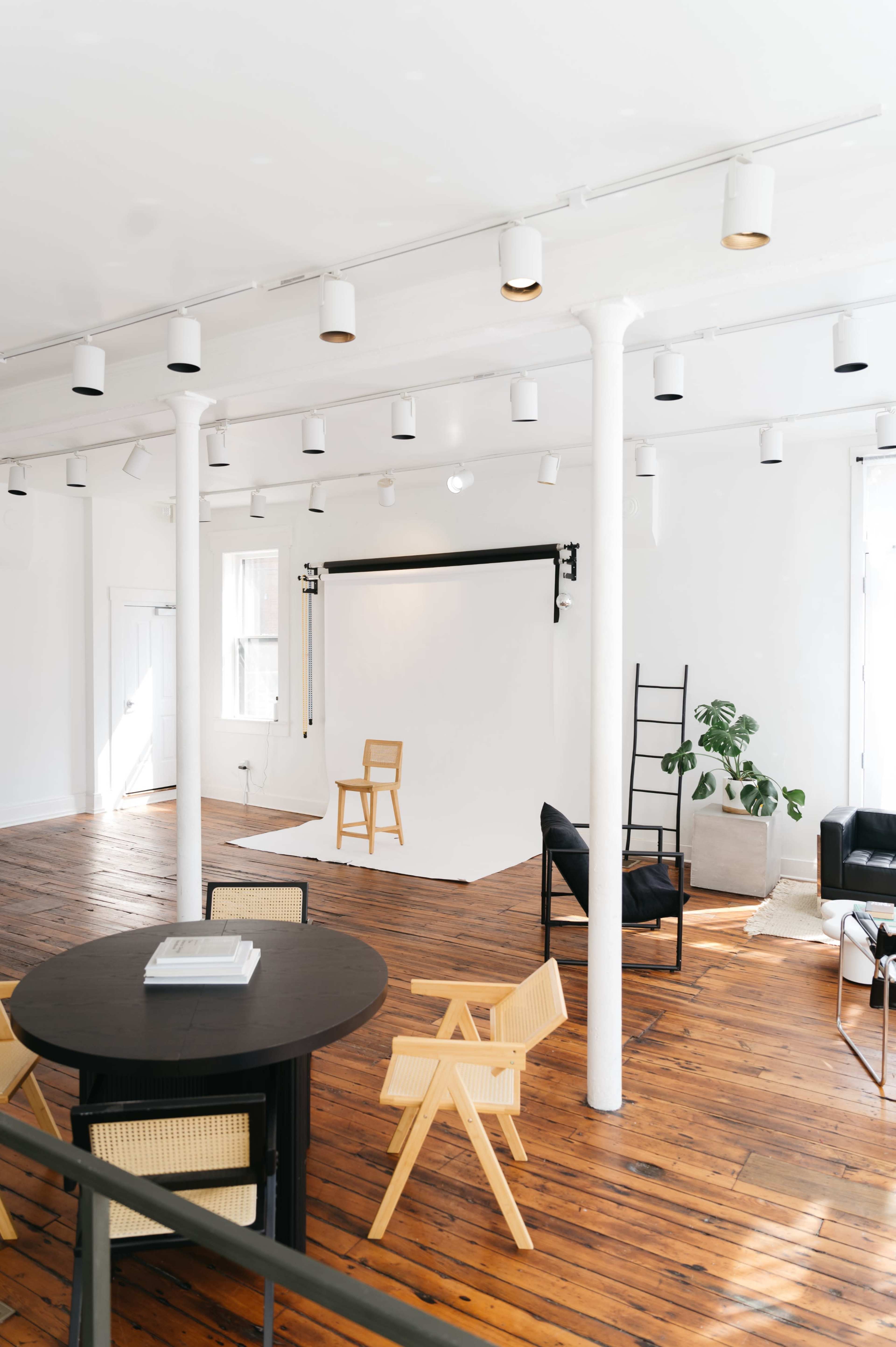 Downtown Urban Minimal Natural Light Studio Space Image in Over-The-Rhine, Cincinnati, OH