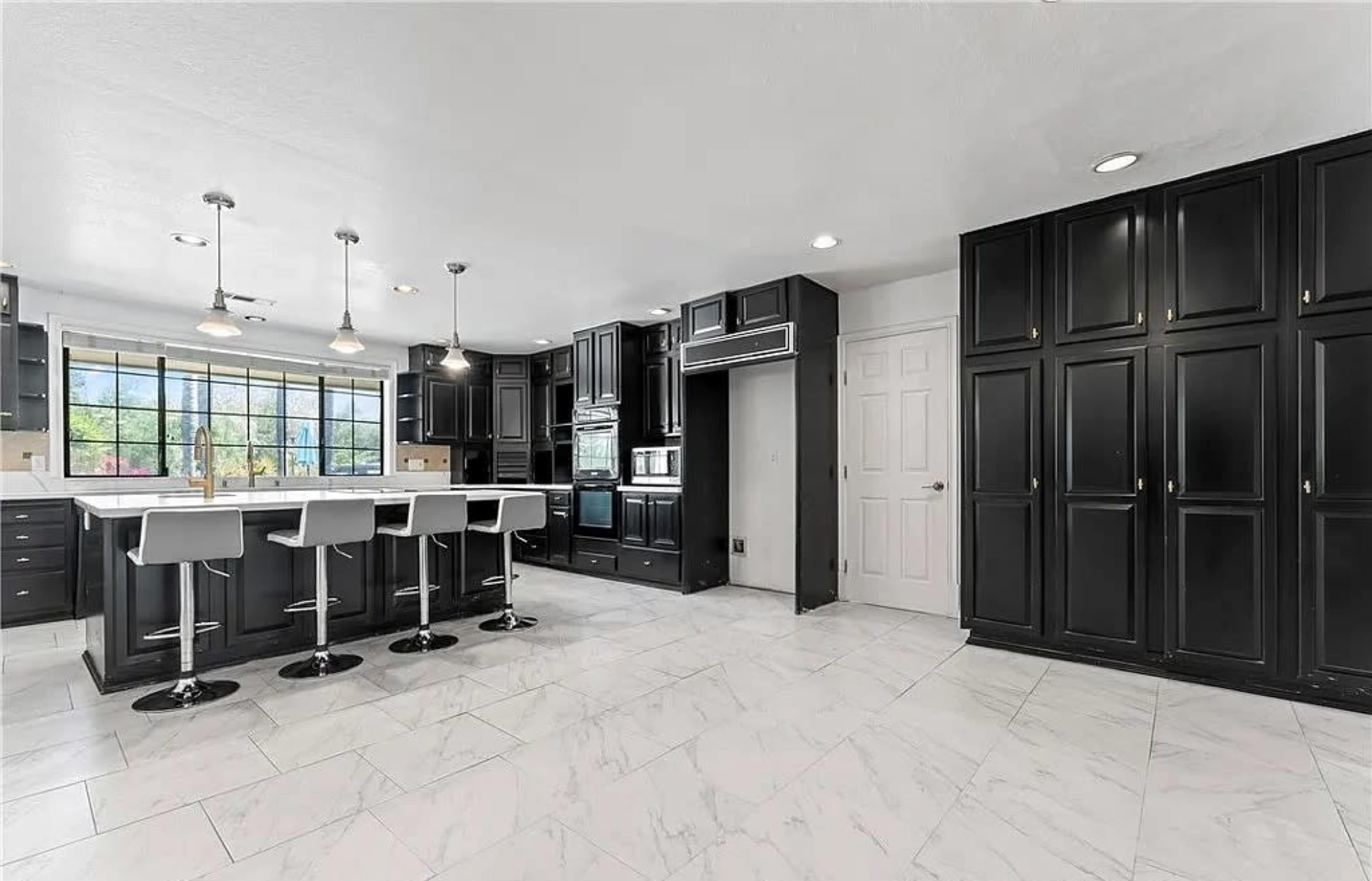 Large Spacious Home on Over 2 Acres in Temecula! Image in Temecula, Temecula, CA