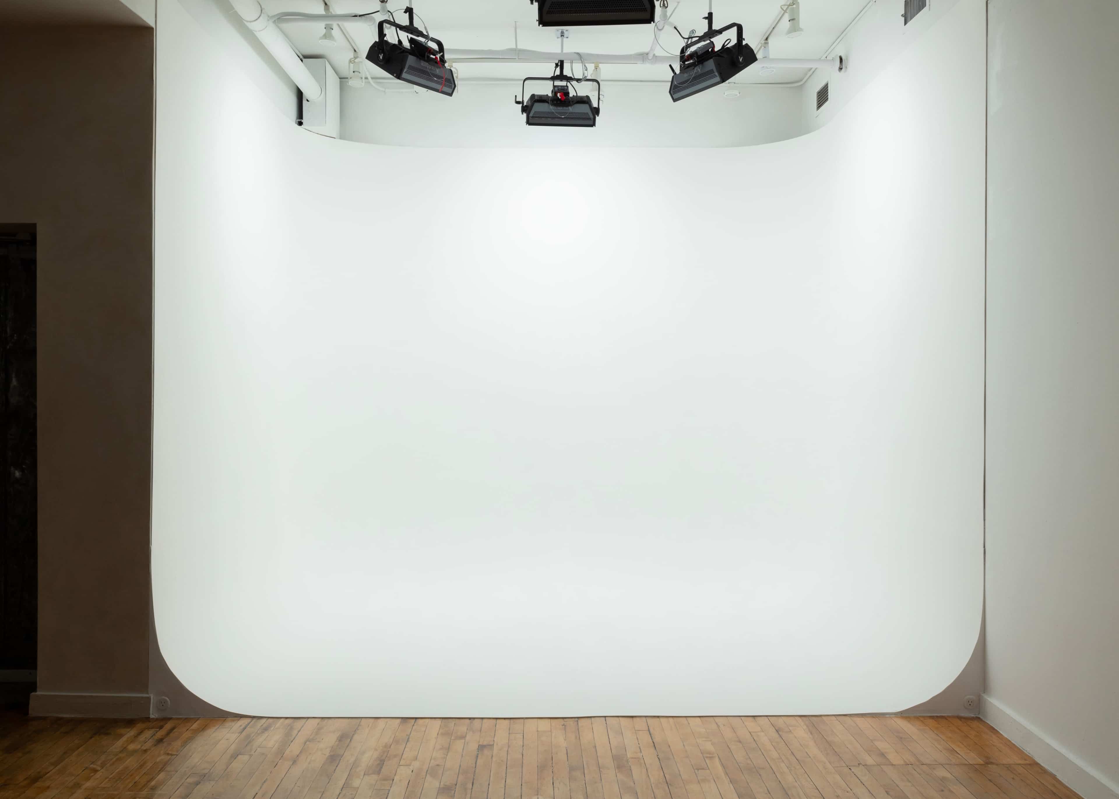 Creative Loft with Pre-lit Dual Cyclorama + Free Profoto and Aperture Gear Image in Greenpoint, Brooklyn, NY
