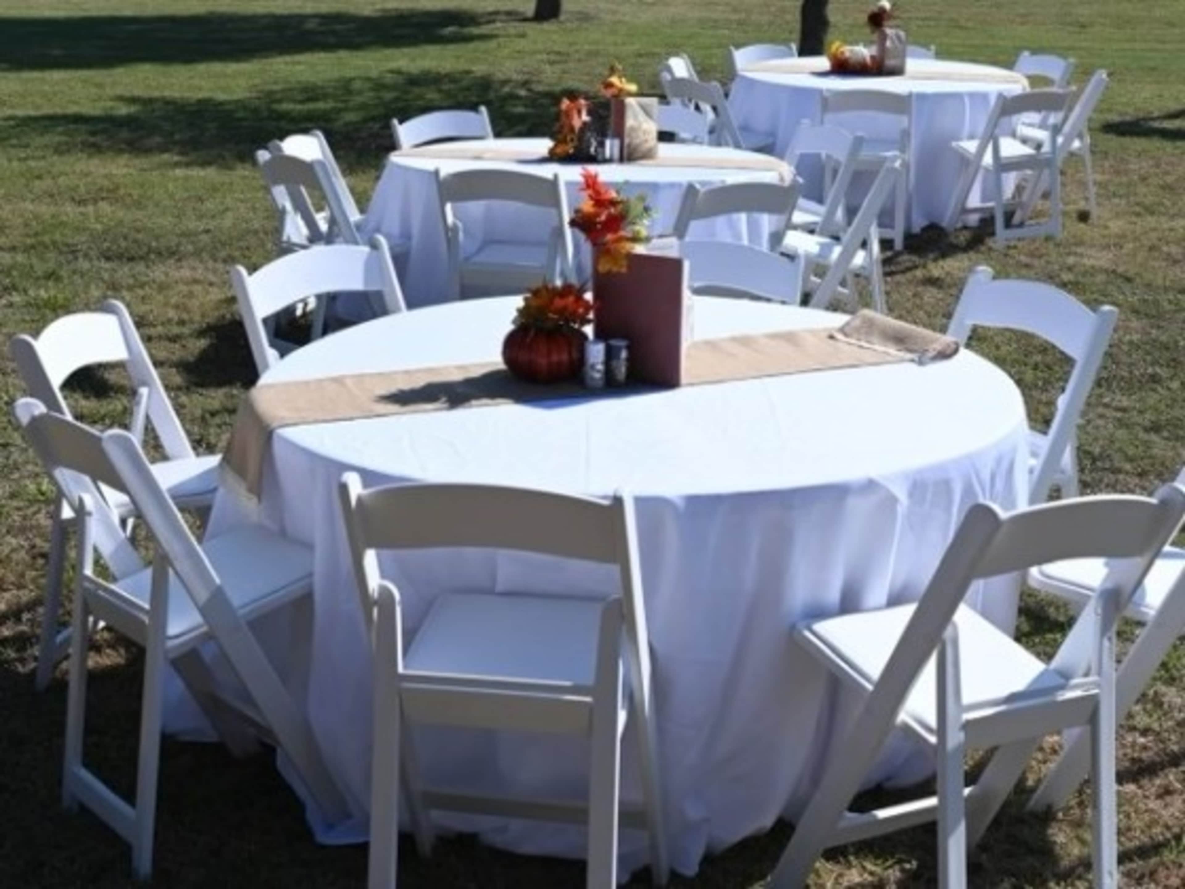 5 ft Round Table