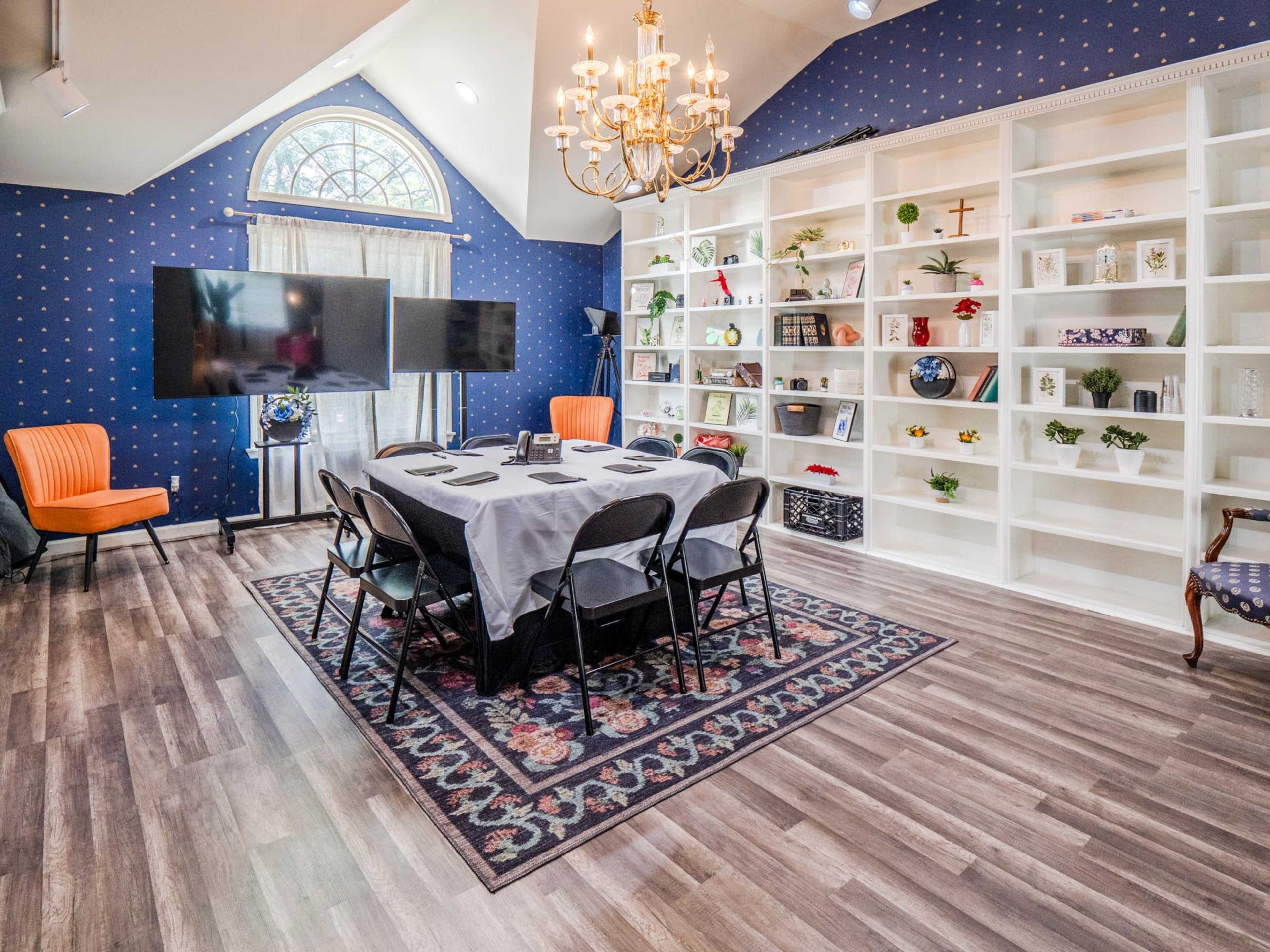 Modern Open Concept Library with Backdrops Image in Randolph, Randolph, NJ