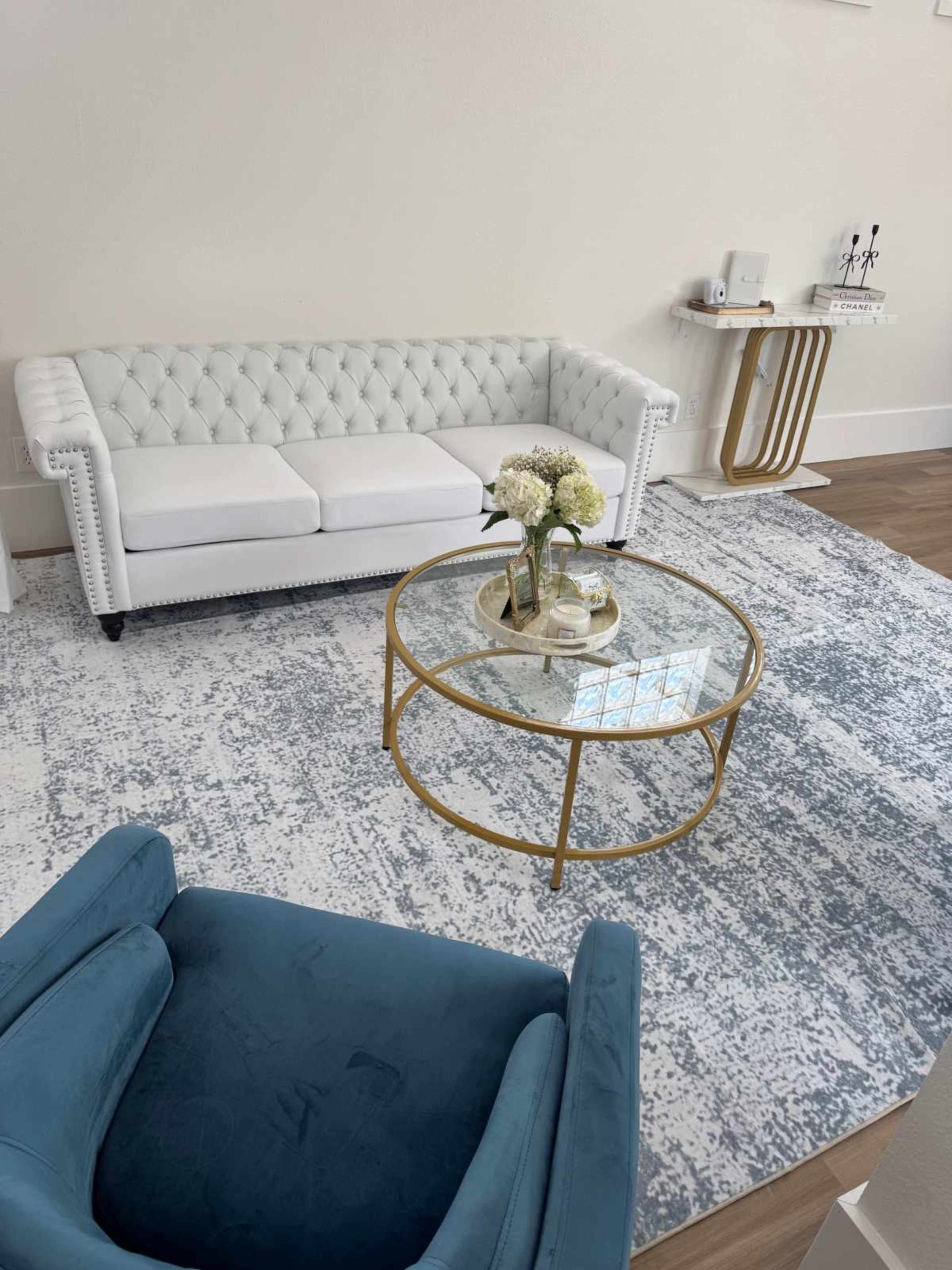 Timeless White Brick Studio Image in Winter Park, Winter Park, FL